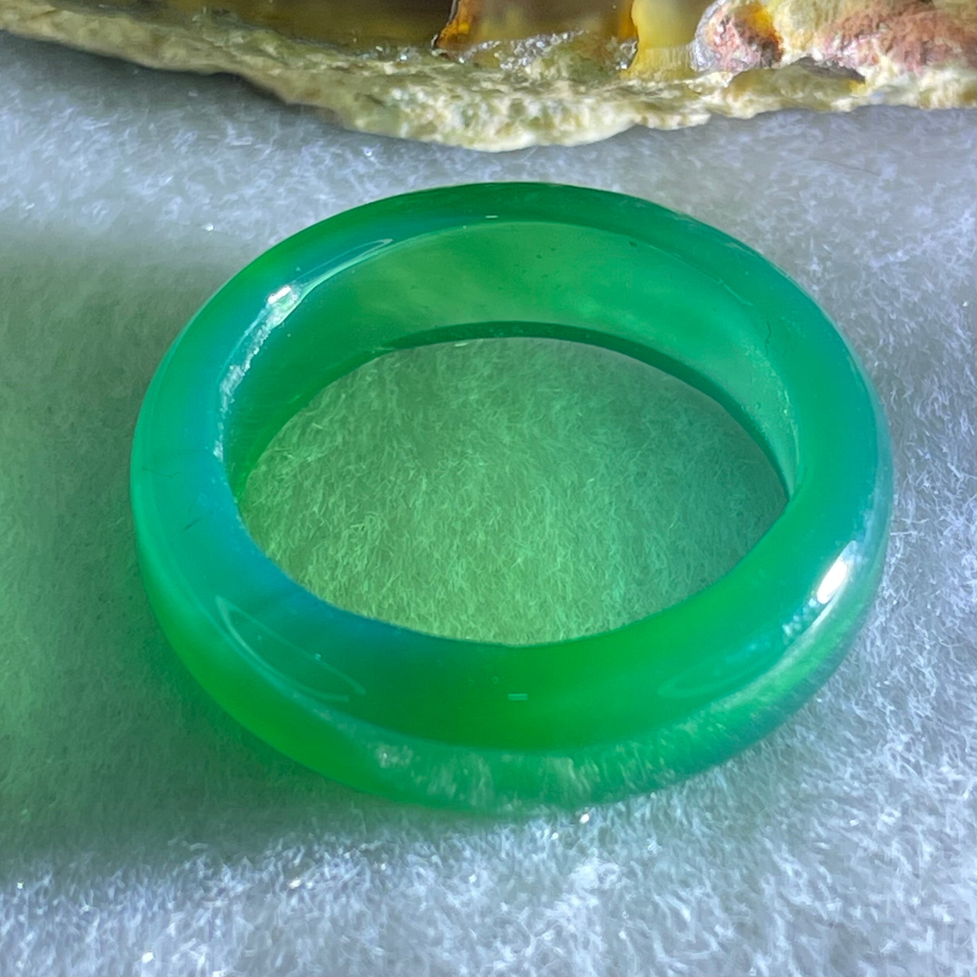 Natural Green Chalcedony Ring 2.78g 6.0 by 3.2mm US7.8 HK17.2 - Huangs Jadeite and Jewelry Pte Ltd