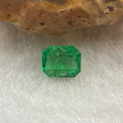 Natural Colombia Green Emerald (Beryl) Cut-Cornered Rectangular step cut 0.68ct 5.6 by 4.8 by 3.6mm - Huangs Jadeite and Jewelry Pte Ltd