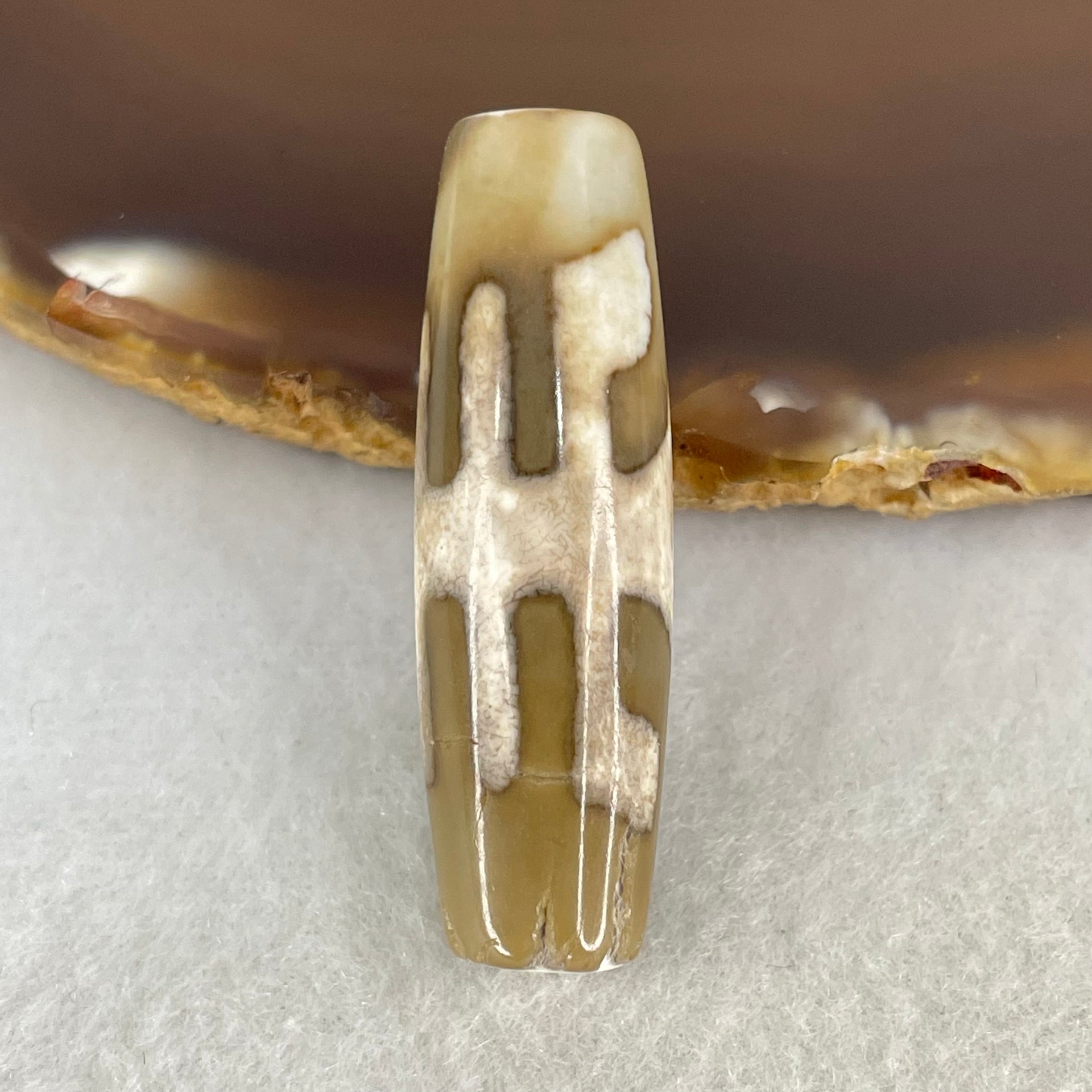 Natural Powerful Tibetan Old Oily Agate Patina Guiren Tairen Human Dzi Bead Totem Amulet Heavenly Master (Tian Zhu) 贵人天诛 8.66g 38.7 by 11.9mm - Huangs Jadeite and Jewelry Pte Ltd