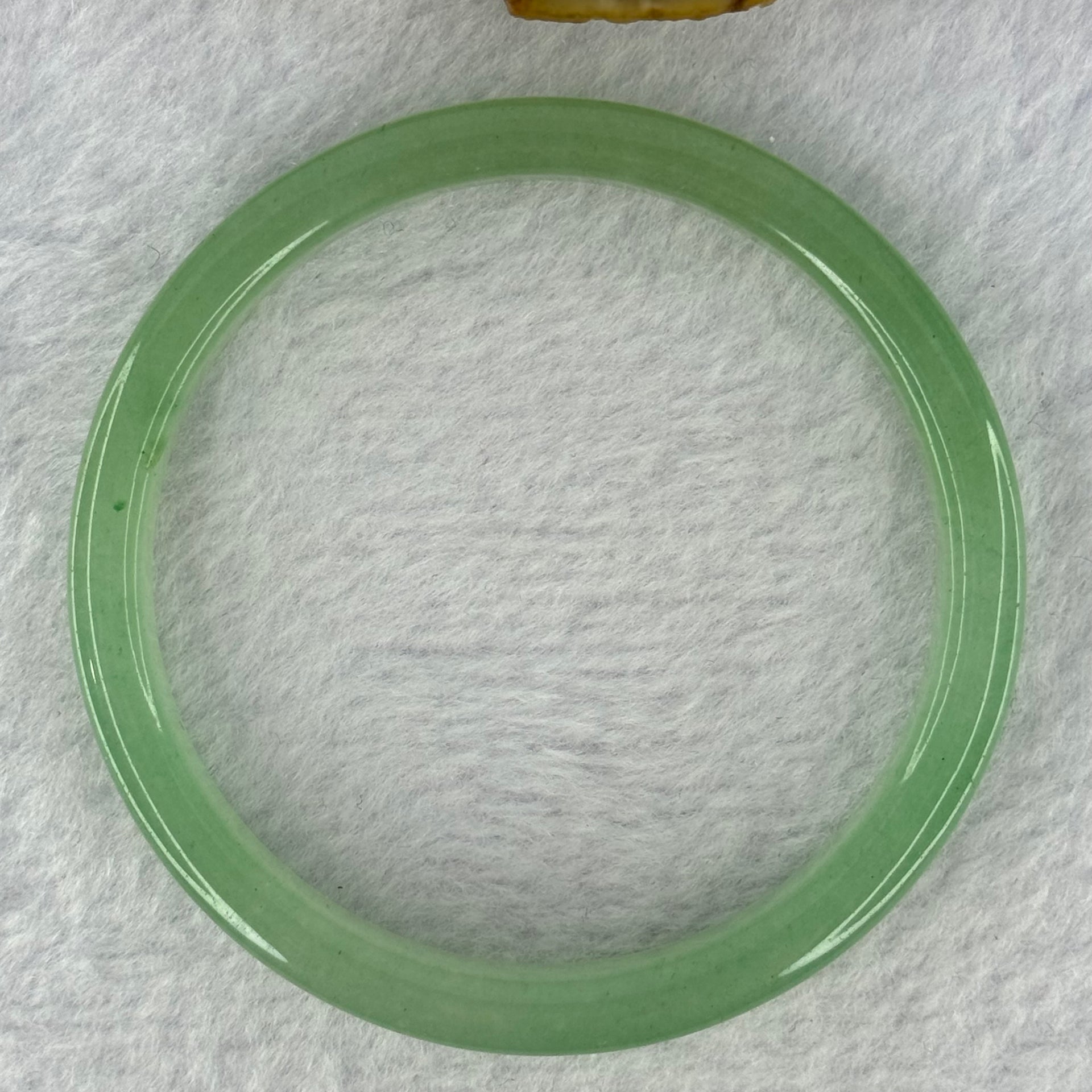 Green Quartzite Jade Bangle 天山玉手镯 28.09g Internal Diameter 58.3mm 9.8 by 6.9mm - Huangs Jadeite and Jewelry Pte Ltd