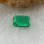 Natural Colombia Vivid Green Emerald (Beryl) Cut-Cornered Rectangular Step cut 0.48ct 5.6 by 4.2 by 2.6mm - Huangs Jadeite and Jewelry Pte Ltd
