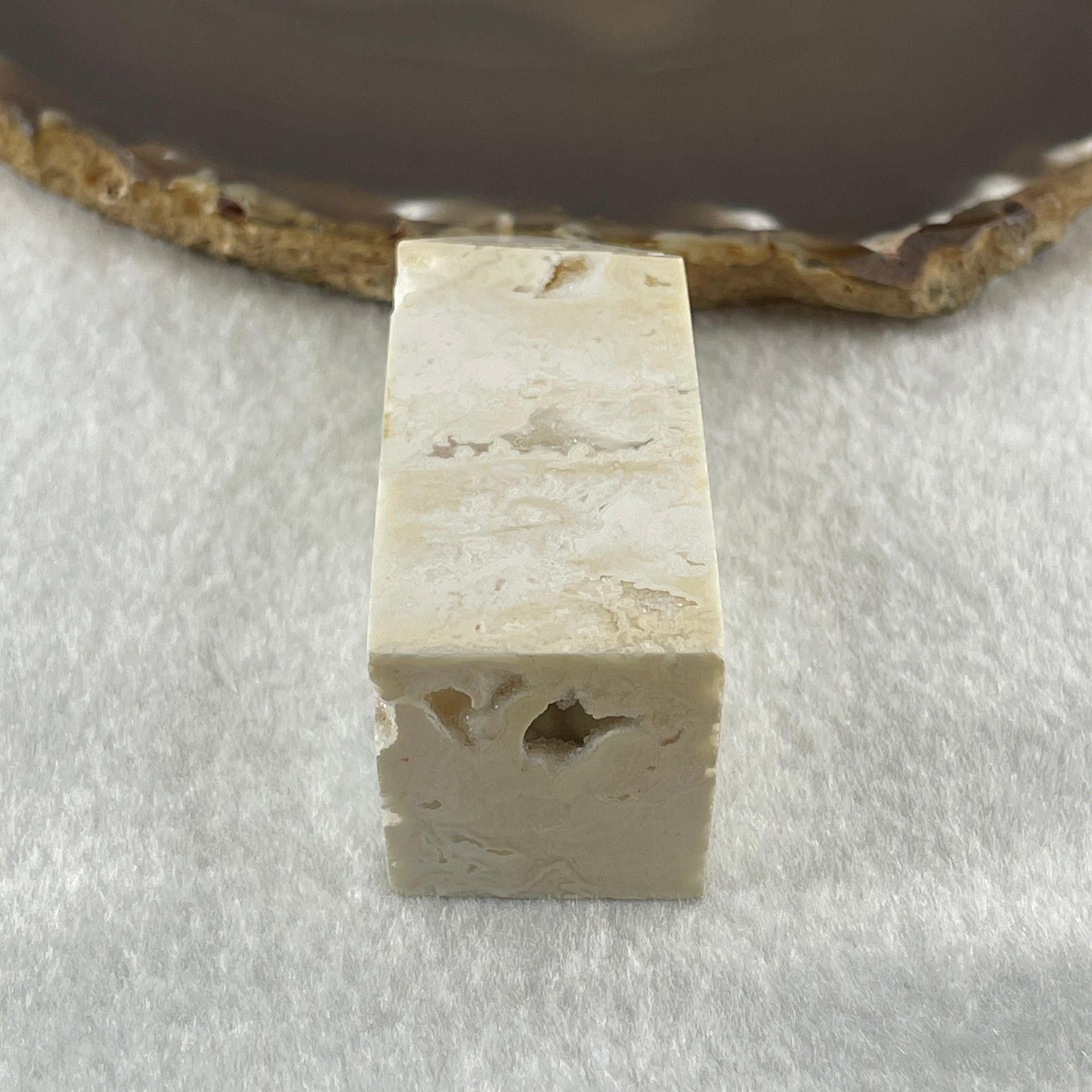 Natural White Agate Crystal Tower Display 88.20g 25.2 by 24.1 by 78.6mm - Huangs Jadeite and Jewelry Pte Ltd