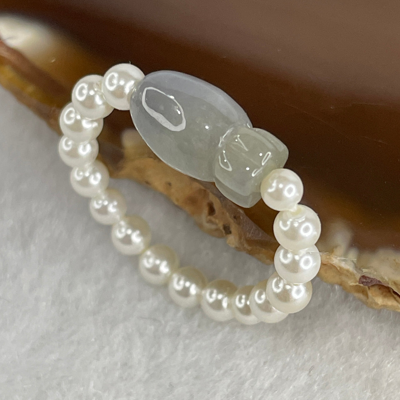 Natural Type A Wuji Grey Jadeite Carrot with Faux Pearl Beads Elastic Ring 2.17g 13.4 by 7.1mm