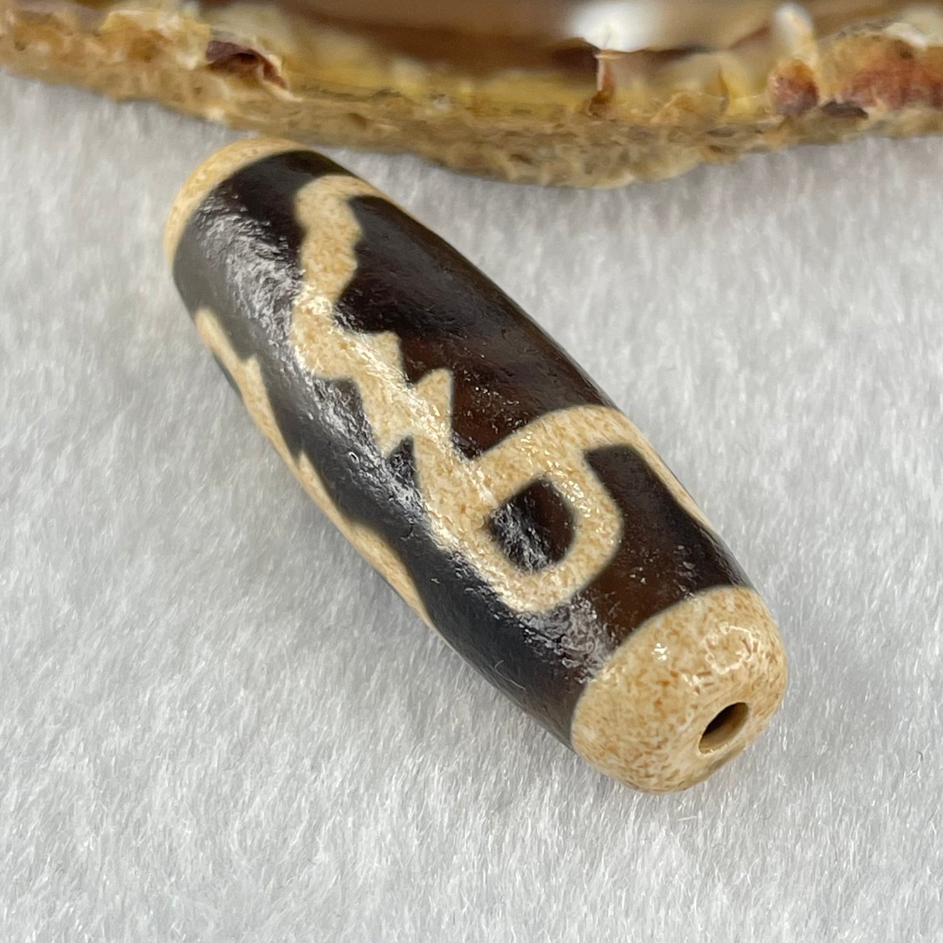 Natural Powerful Tibetan Old Oily Agate Full Body Zha Ji La Mu Female Cai Shen God of Fortune Zakiram Dzi Bead Heavenly Master (Tian Zhu) 扎基拉姆天珠 10.53g 39.1 by 13.2mm - Huangs Jadeite and Jewelry Pte Ltd