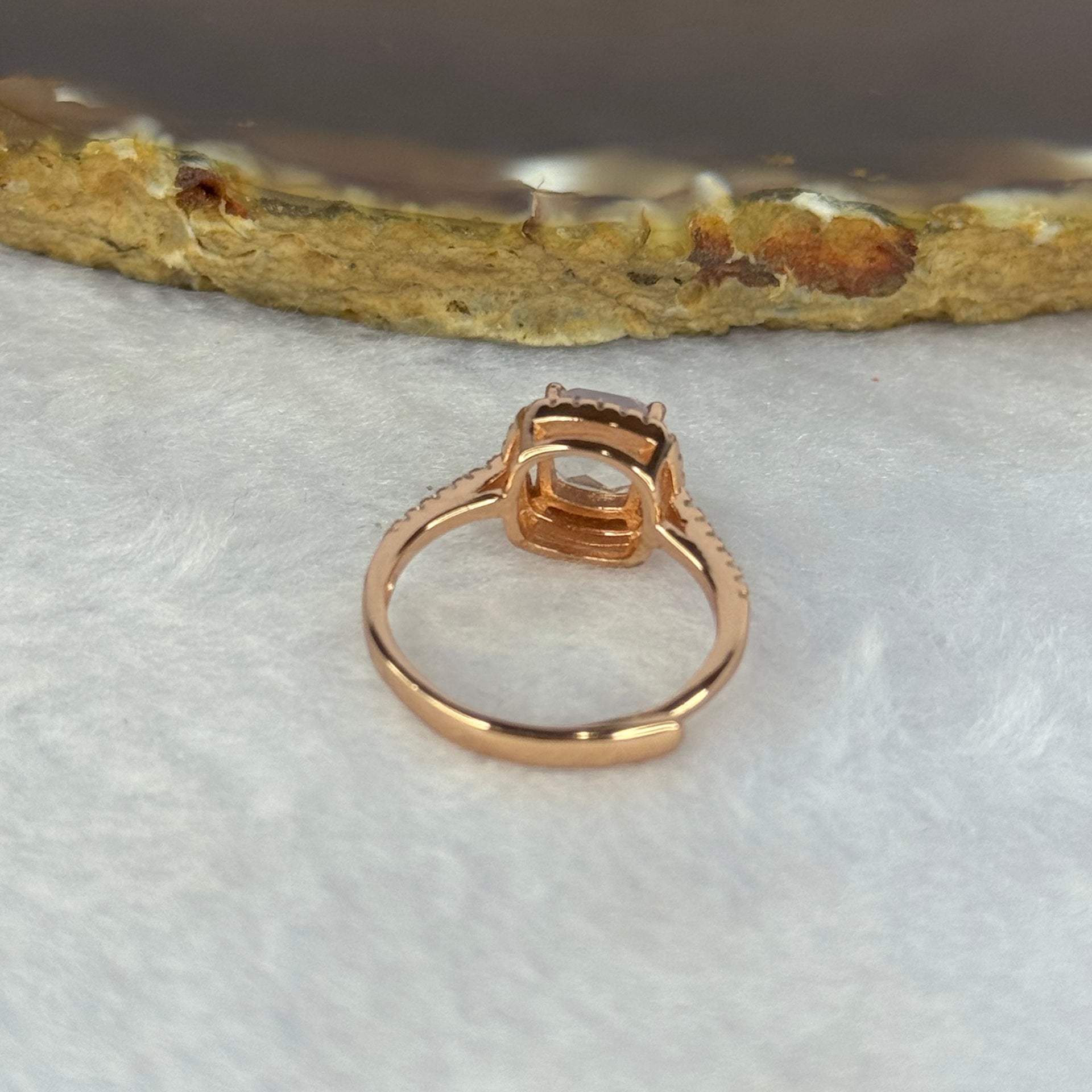 Natural Morganite in 925 Sliver in Rose Gold Color Ring (Adjustable Size) 2.06g 6.0 by 4.5mm - Huangs Jadeite and Jewelry Pte Ltd