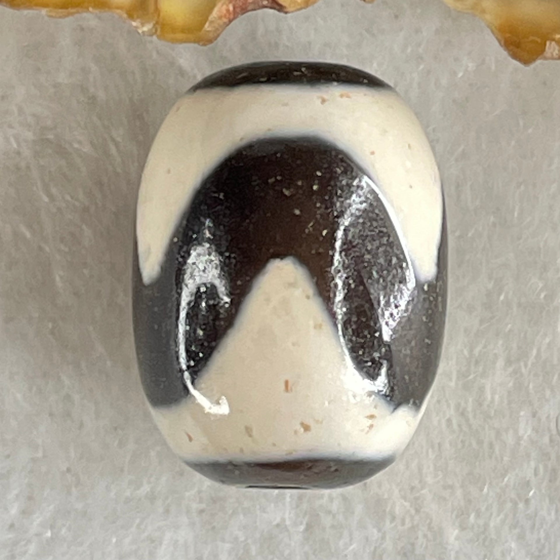 Natural Powerful Tibetan Old Oily Agate Tiger Tooth Daluo Dzi Bead Heavenly Master (Tian Zhu) 虎呀天诛 4.70g 18.0 by 13.4mm - Huangs Jadeite and Jewelry Pte Ltd