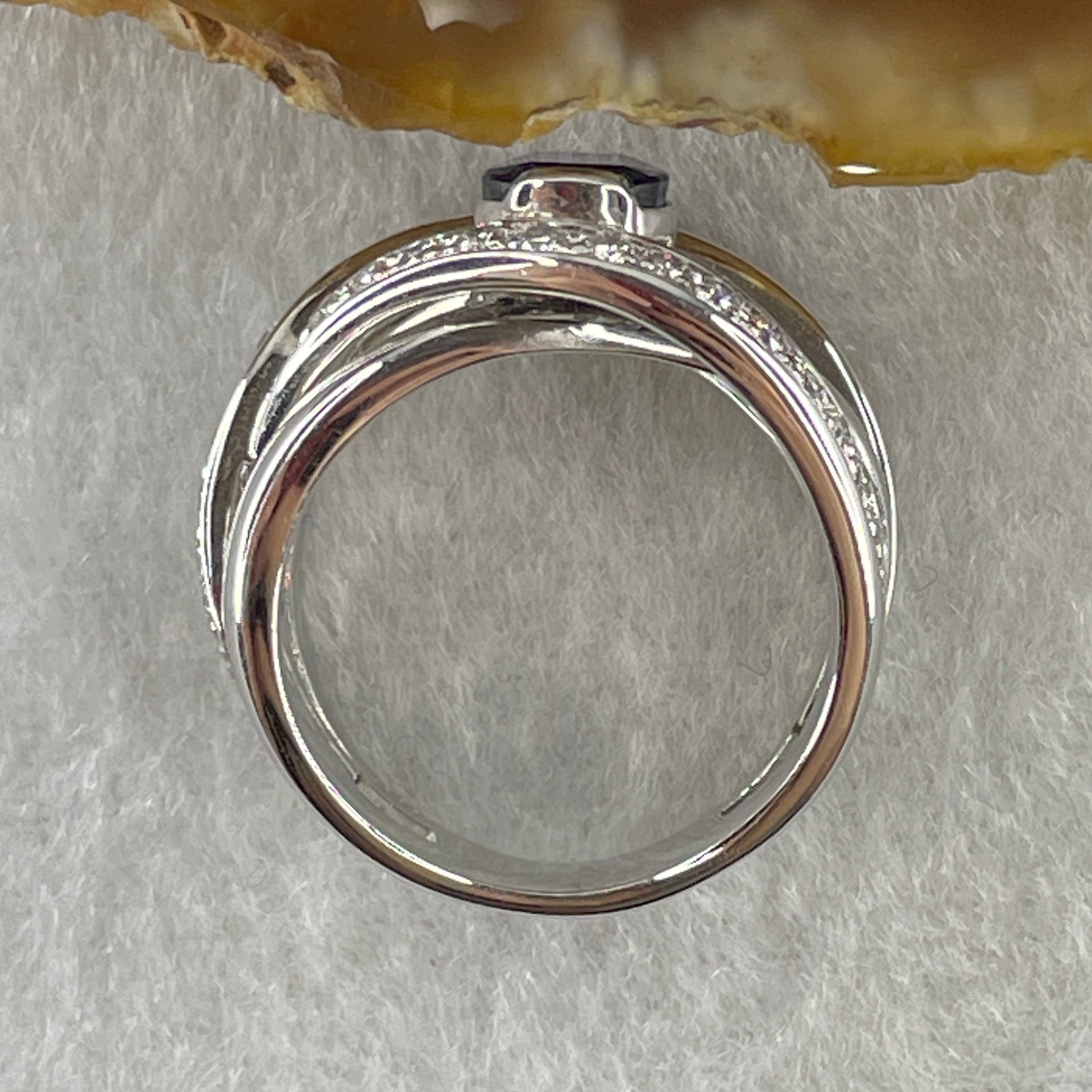 Natural Oval Blue Sapphire with Round Brilliant Cut Shape Diamonds in PT900 Platinum 15.38g Ring S2.386 with Melees D0.47 ct Total 19.93g US6.75 HK15 - Huangs Jadeite and Jewelry Pte Ltd