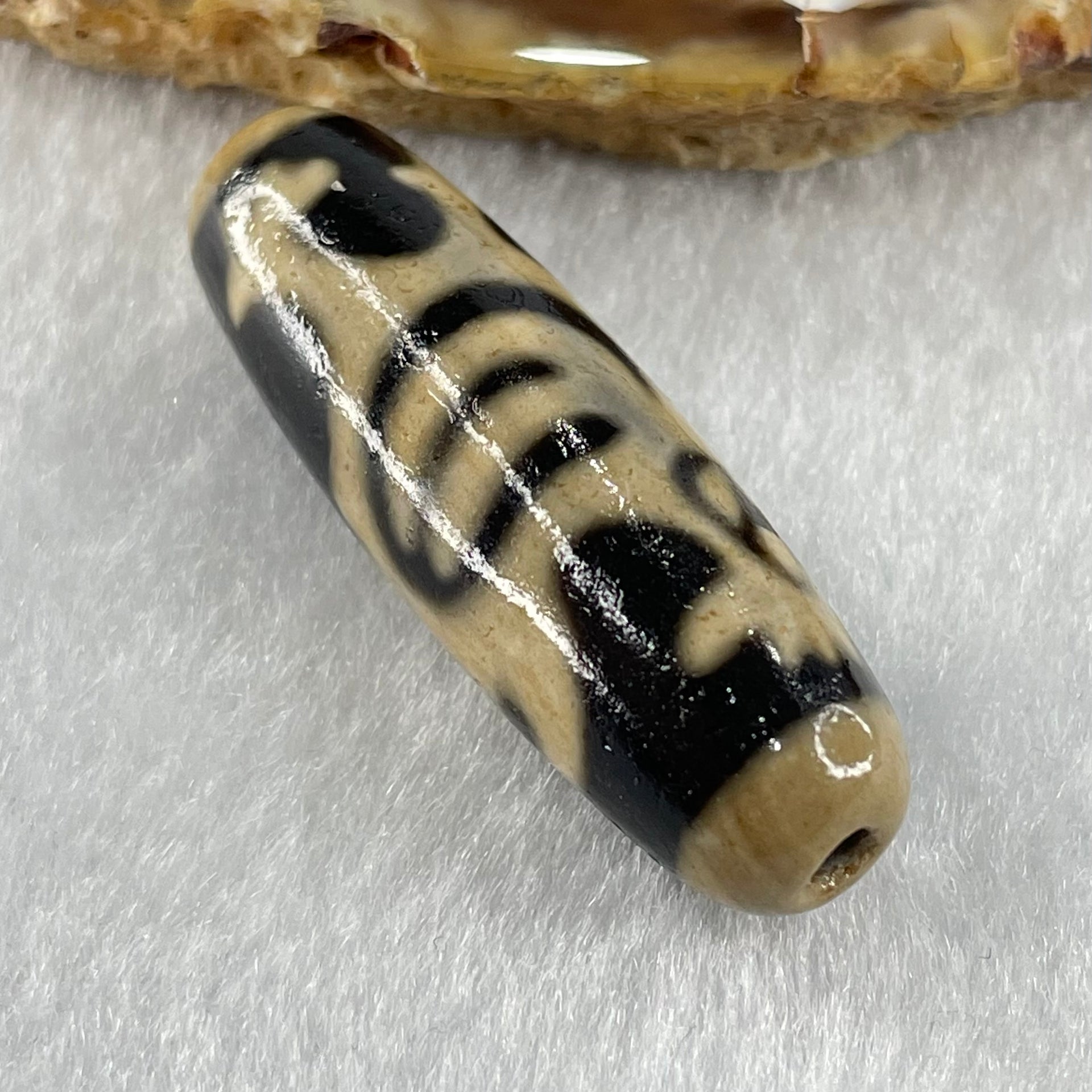 Natural Powerful Tibetan Old Oily Agate Rooster Dzi Bead Heavenly Master (Tian Zhu) 公鸡天珠 9.16g 38.4 by 12.5mm - Huangs Jadeite and Jewelry Pte Ltd