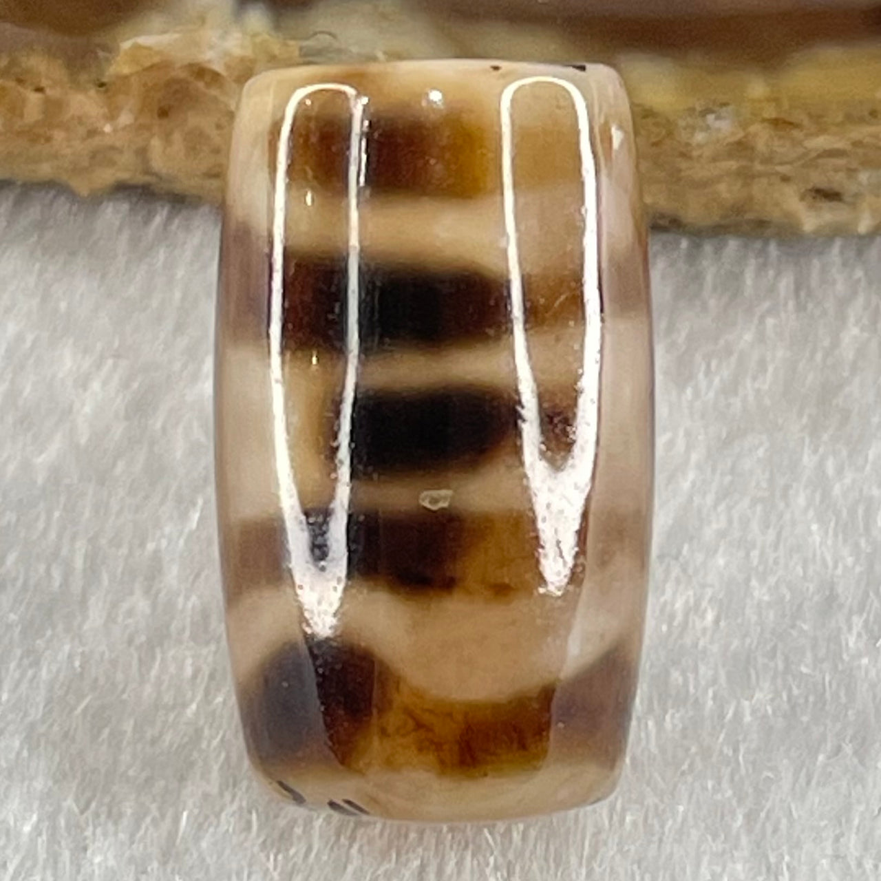 Natural Powerful Tibetan Old Oily Agate Sky Door Serenity 1 Eye Dzi Bead Heavenly Master (Tian Zhu) 一眼天门天诛 4.92g 19.9 by 11.8mm - Huangs Jadeite and Jewelry Pte Ltd