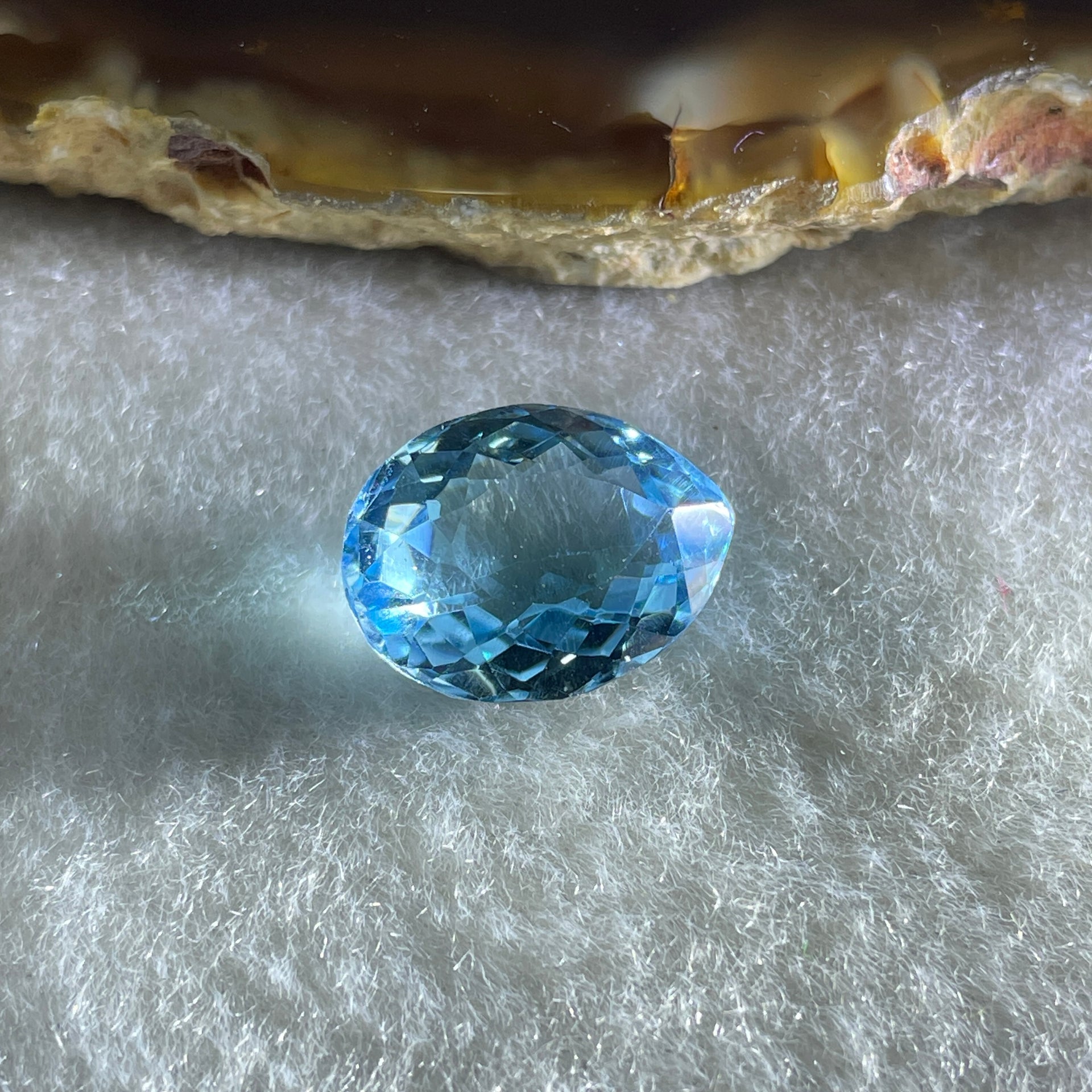 Natural Sky Blue Topaz Oval Shape 9.98ct 14.9 by 11.2 by 7.3mm - Huangs Jadeite and Jewelry Pte Ltd