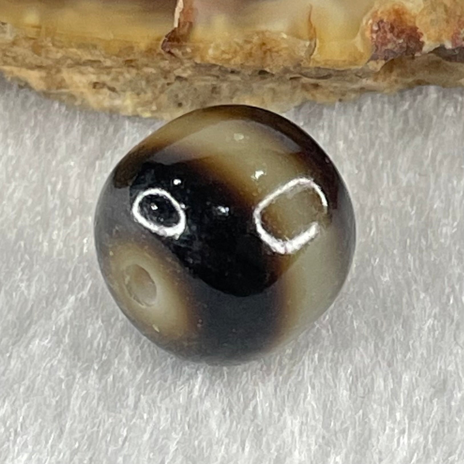 Natural Powerful Tibetan Old Oily Agate 1 Line Dzi Bead Heavenly Master (Tian Zhu) 1.85g 10.2 by 11.0mm - Huangs Jadeite and Jewelry Pte Ltd