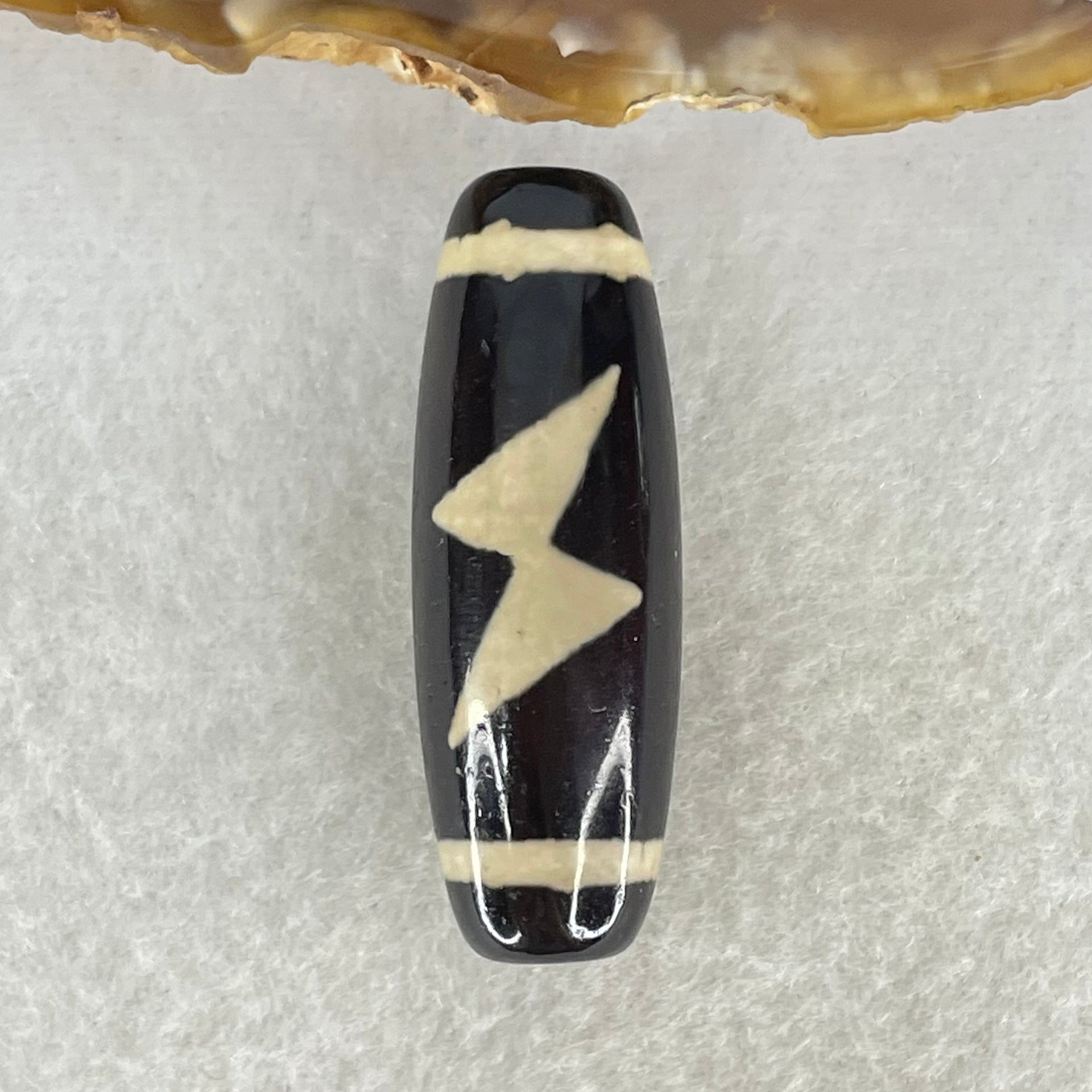 Natural Powerful Tibetan Old Oily Agate 5 Eyes Lightning Dzi Bead Heavenly Master (Tian Zhu) 五眼闪电天珠  10.91g 40.2 by 13.6mm - Huangs Jadeite and Jewelry Pte Ltd