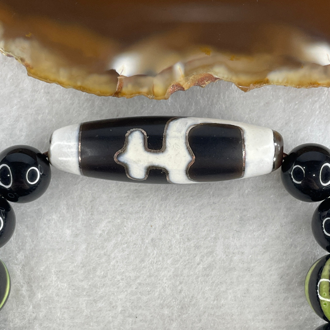 Natural Black Agate Beads with Nectar Vessel Dzi Bead Bracelet 29.97g 14cm 40.0 by 11.6mm Vessel - 10.1mm 10 Beads - Huangs Jadeite and Jewelry Pte Ltd