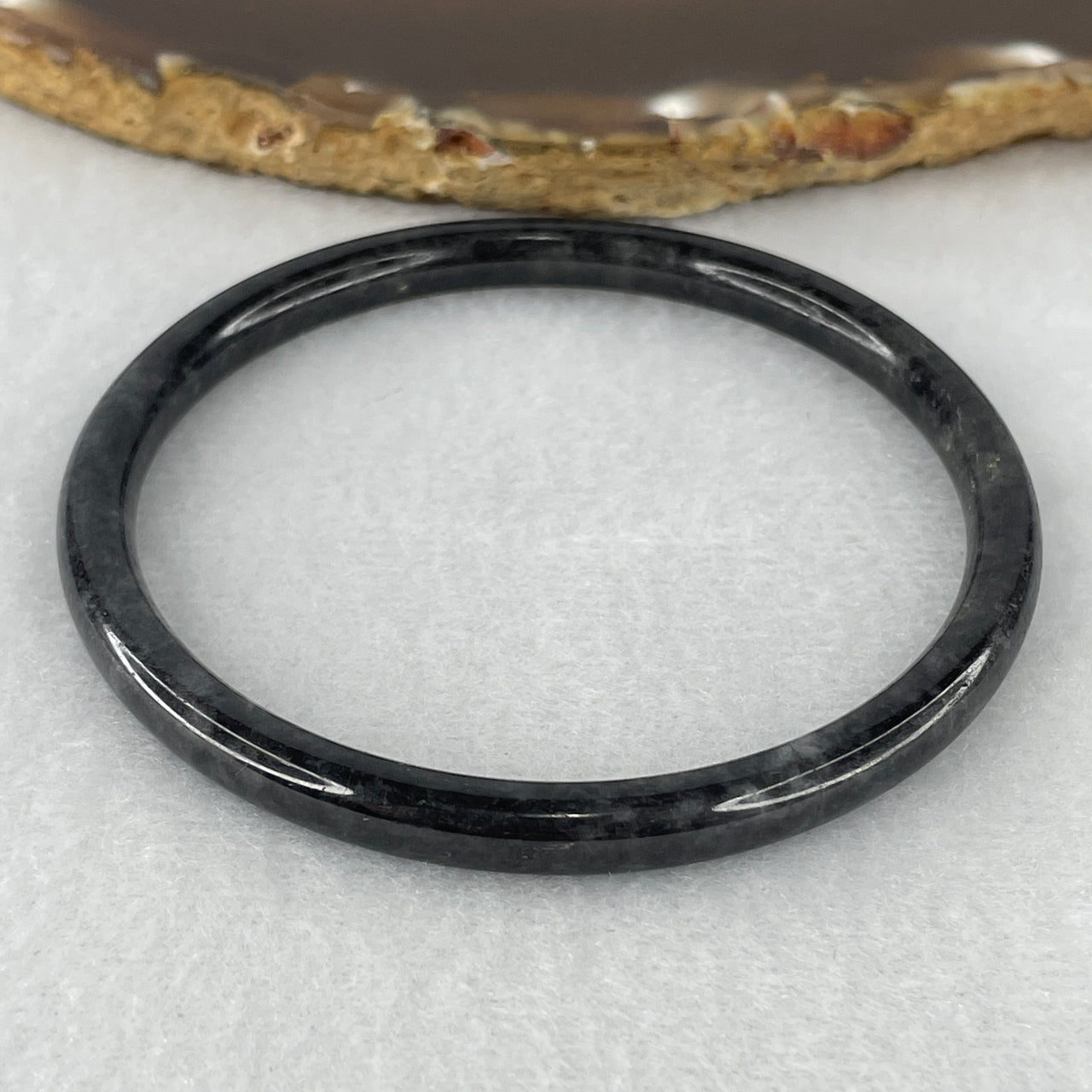 Certified Natural Type A Wuji Grey Jadeite Bangle | Sleek Fine-Strand Round Court Silhouette | Unique External Rough Earth-Skin Artisan Polish | "Ink Landscape" Supreme Protection Talisman (18.76g 5.7x5.4mm | 58.6mm Inner Diameter)