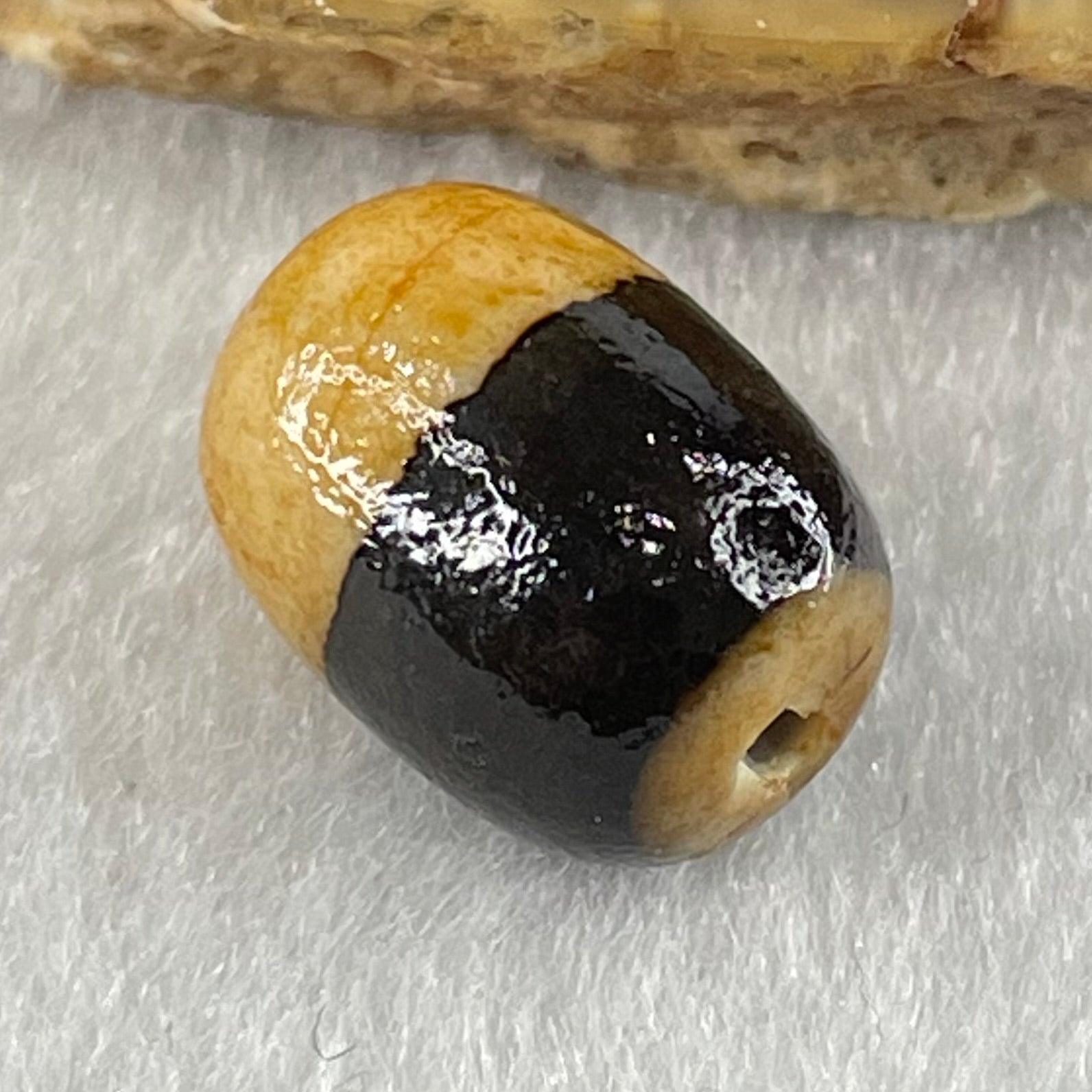 Natural Powerful Tibetan Old Oily Agate 1 Lines Dzi Bead Heavenly Master (Tian Zhu) 2.40g 14.0 by 10.4mm - Huangs Jadeite and Jewelry Pte Ltd