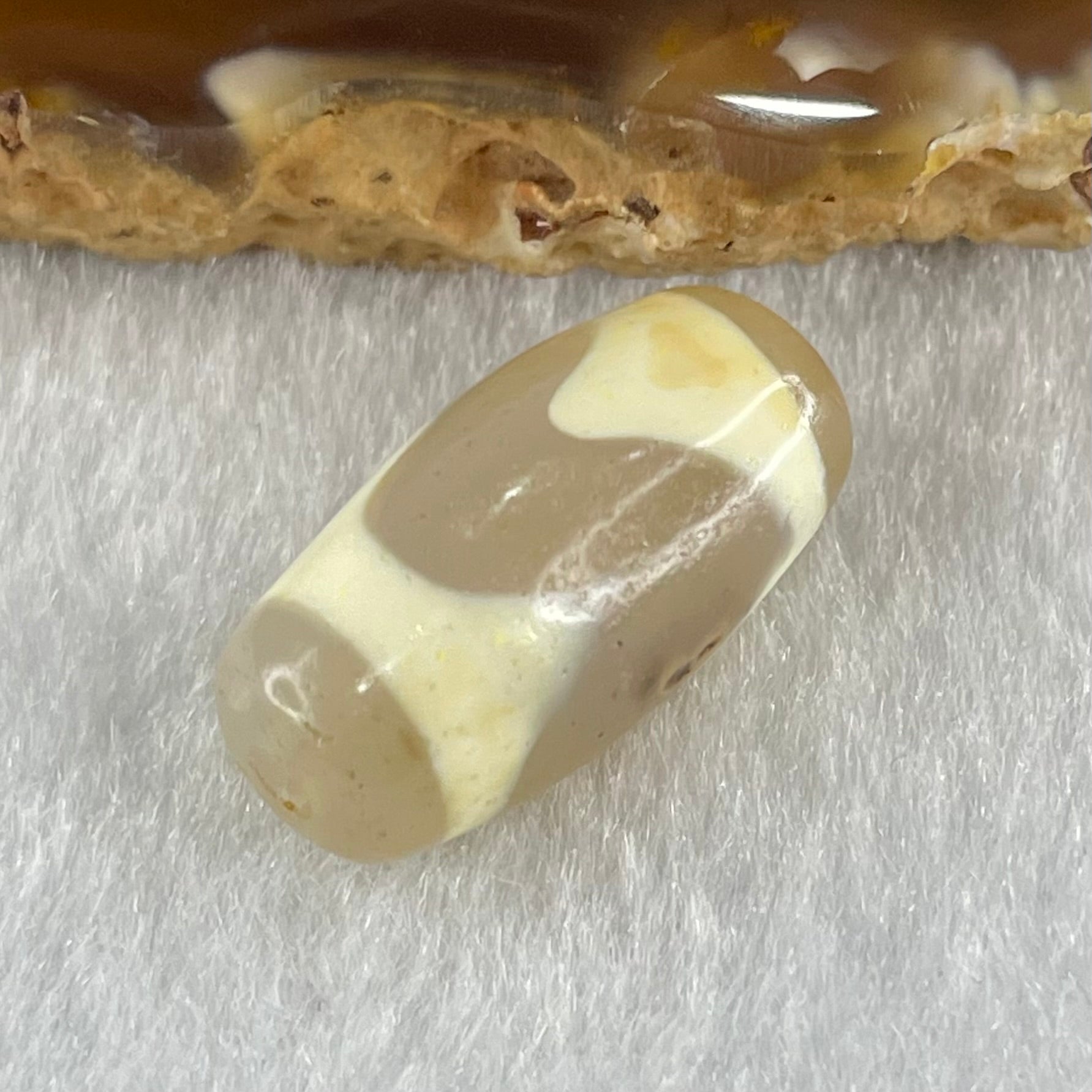 Natural Powerful Tibetan Old Oily Agate Tiger Tooth Daluo Dzi Bead Heavenly Master (Tian Zhu) 虎呀天诛 3.10g 19.9 by 10.3mm - Huangs Jadeite and Jewelry Pte Ltd