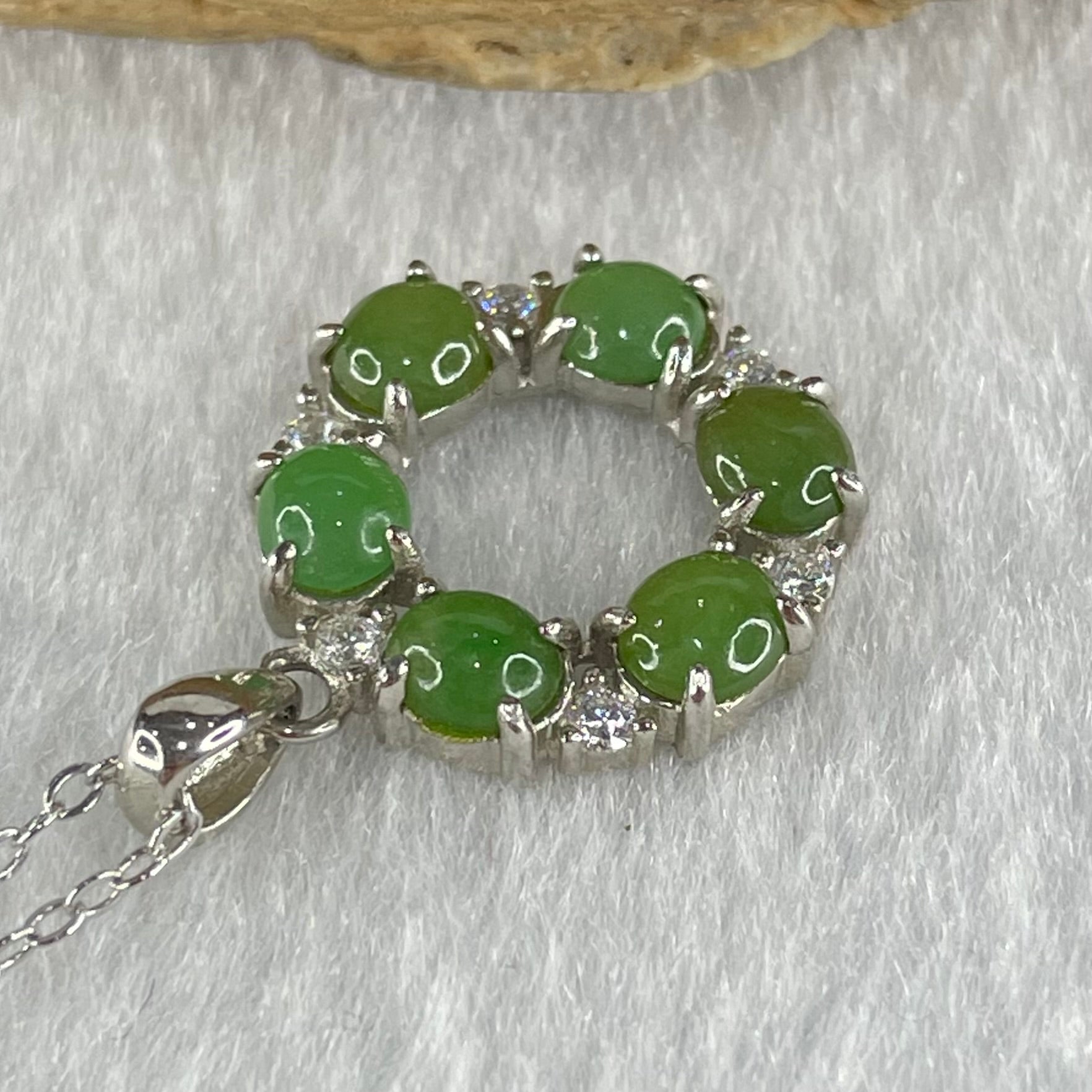 Type A Green Jadeite Cabochon in S925 Sliver Necklace 2.92g 3.9 by 1.5mm 6pcs - Huangs Jadeite and Jewelry Pte Ltd