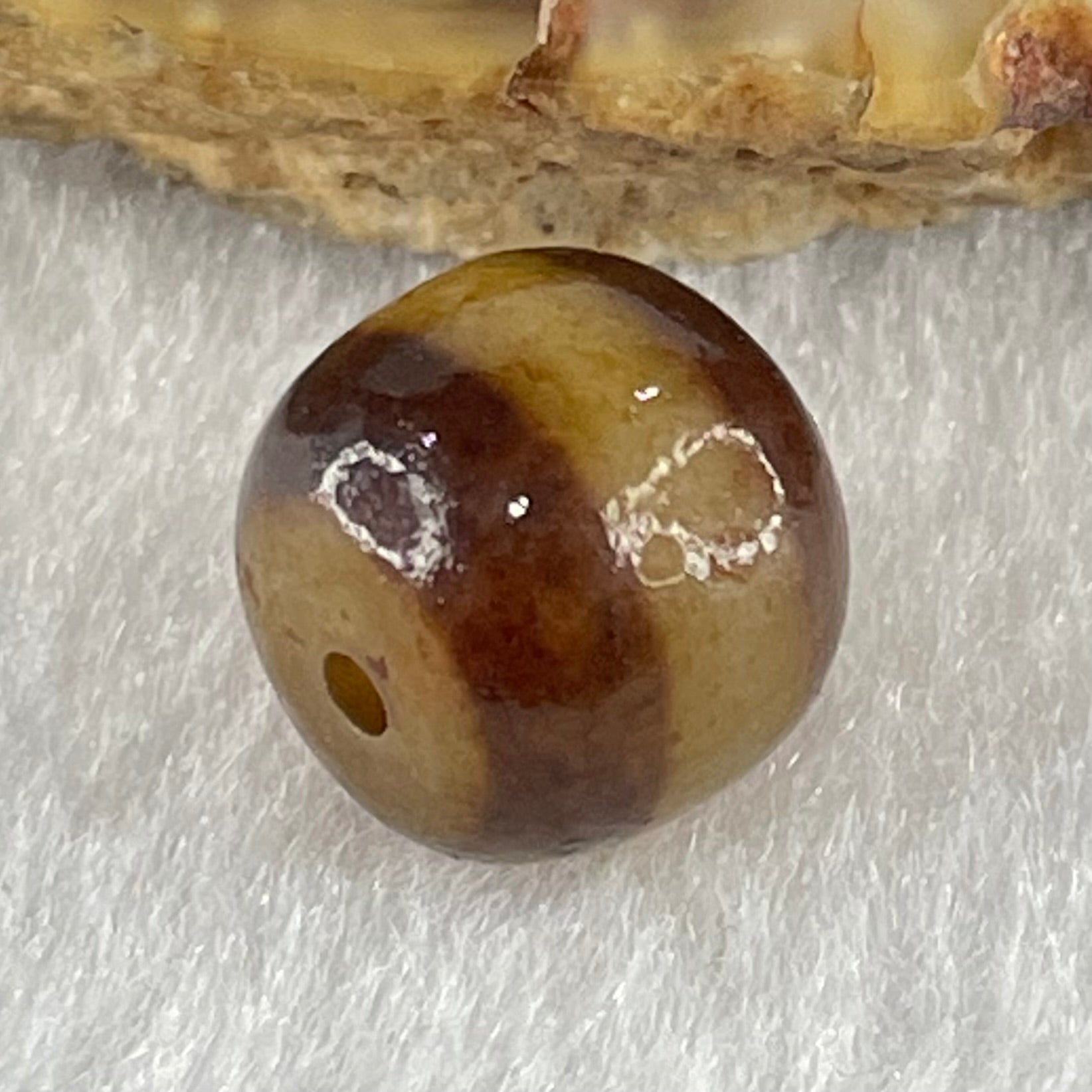 Natural Powerful Tibetan Old Oily Agate 1 Line Dzi Bead Heavenly Master (Tian Zhu) 1.86g 10.1 by 10.9mm - Huangs Jadeite and Jewelry Pte Ltd