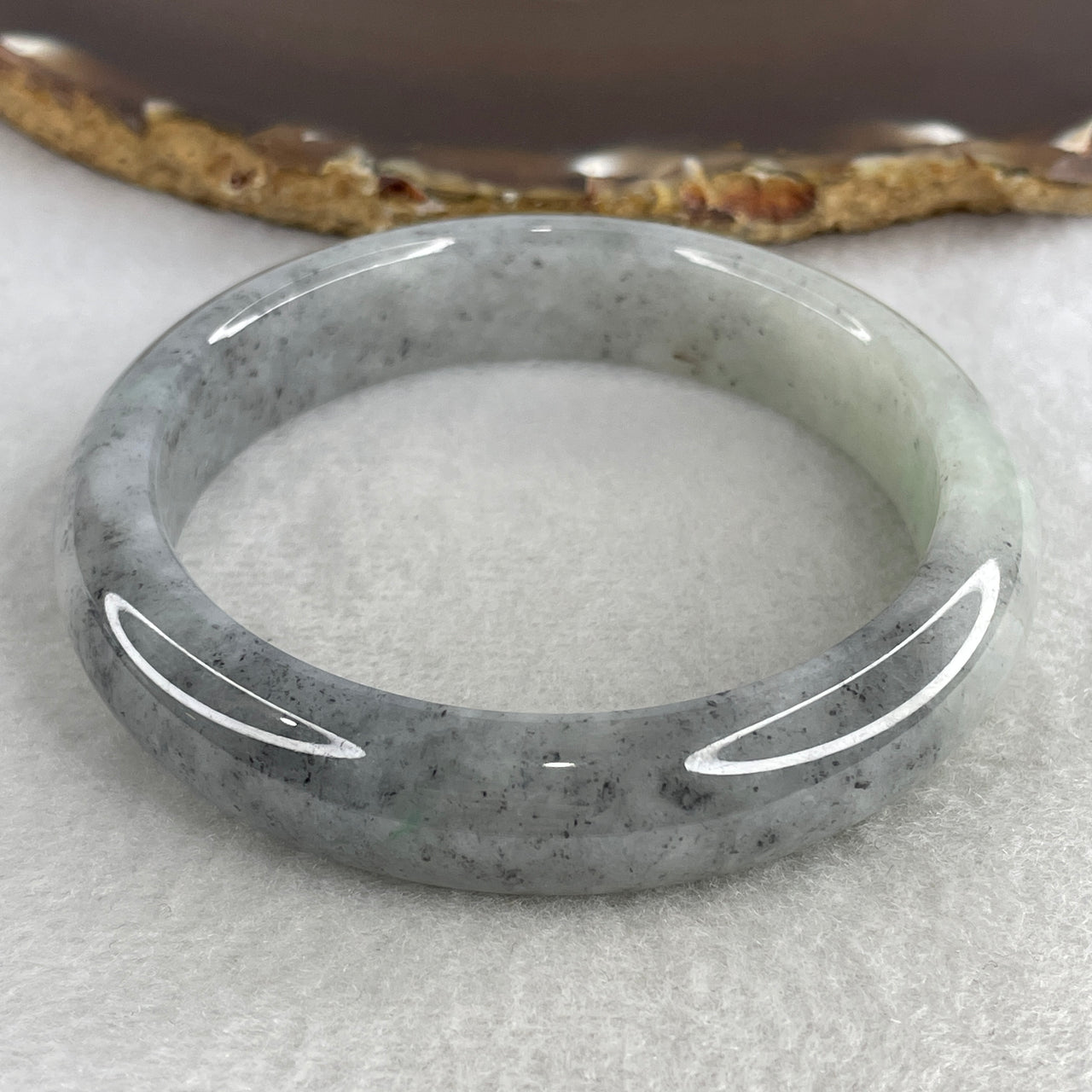 Natural Type A Translucent Multicolor Jadeite Bangle | 58.6mm Ink-Wash "Wuji" Grey & Black with Light Green | Slight External Line "Fei Cui" Round Wrist Heirloom (61.03g 13.4x8.2mm)