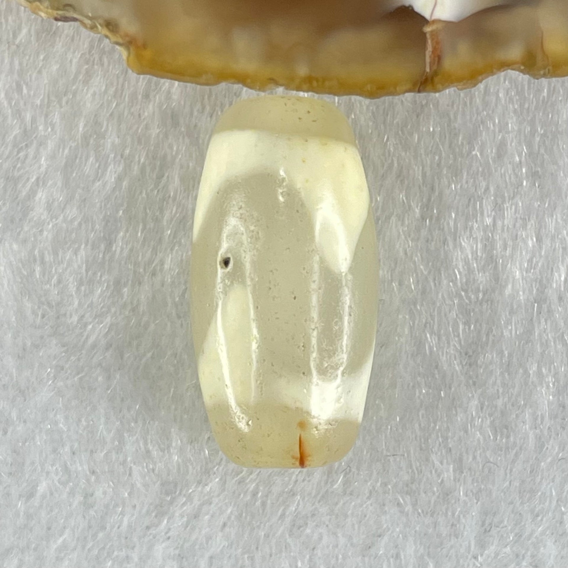 Natural Powerful Tibetan Old Oily Agate Tiger Tooth Daluo Dzi Bead Heavenly Master (Tian Zhu) 虎呀天诛 2.98g 20.1 by 10.3mm - Huangs Jadeite and Jewelry Pte Ltd