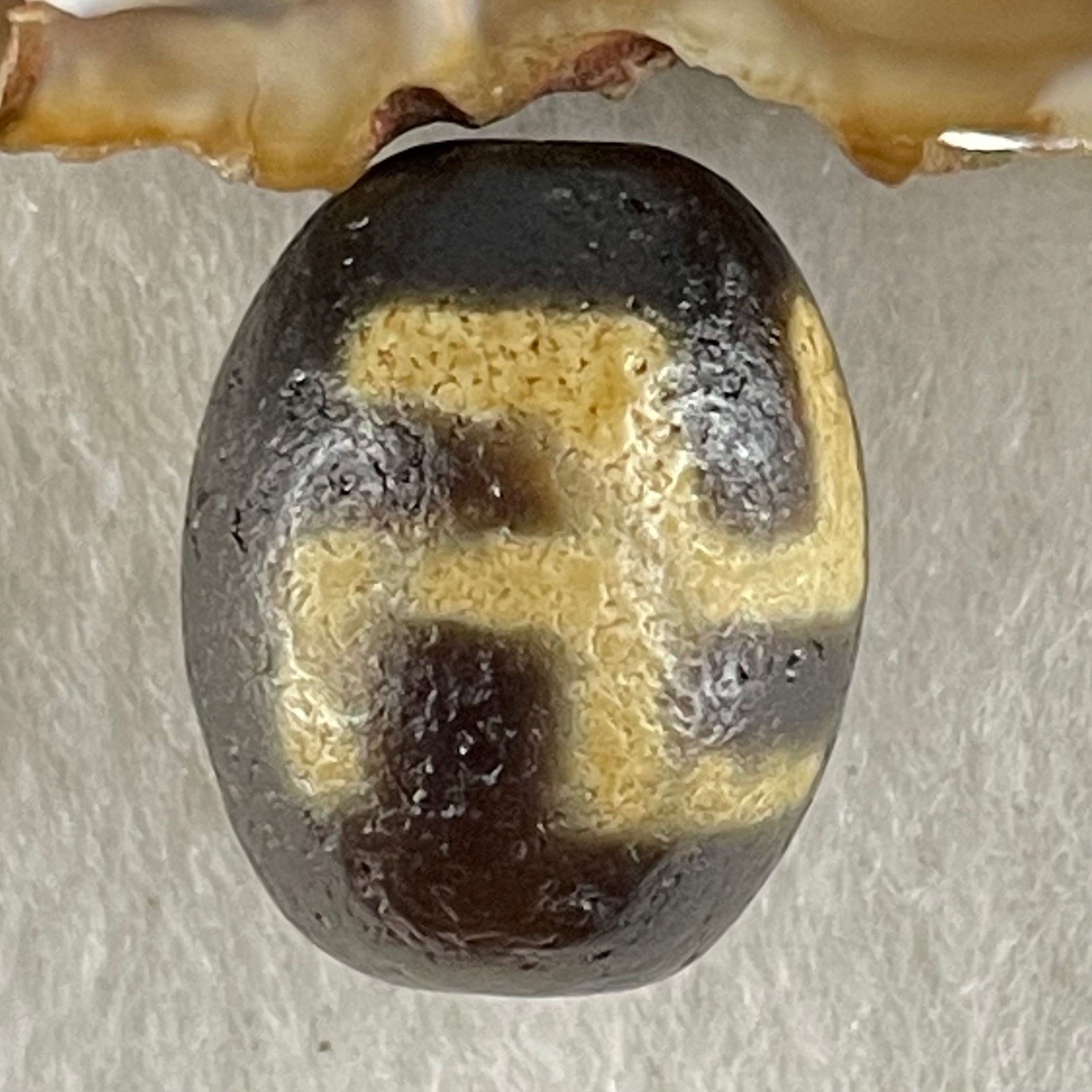 Natural Powerful Tibetan Old Oily Agate Double Swastika Dzi Bead (Hotu Dzi) 8.01g 20.5 by 16.5mm - Huangs Jadeite and Jewelry Pte Ltd