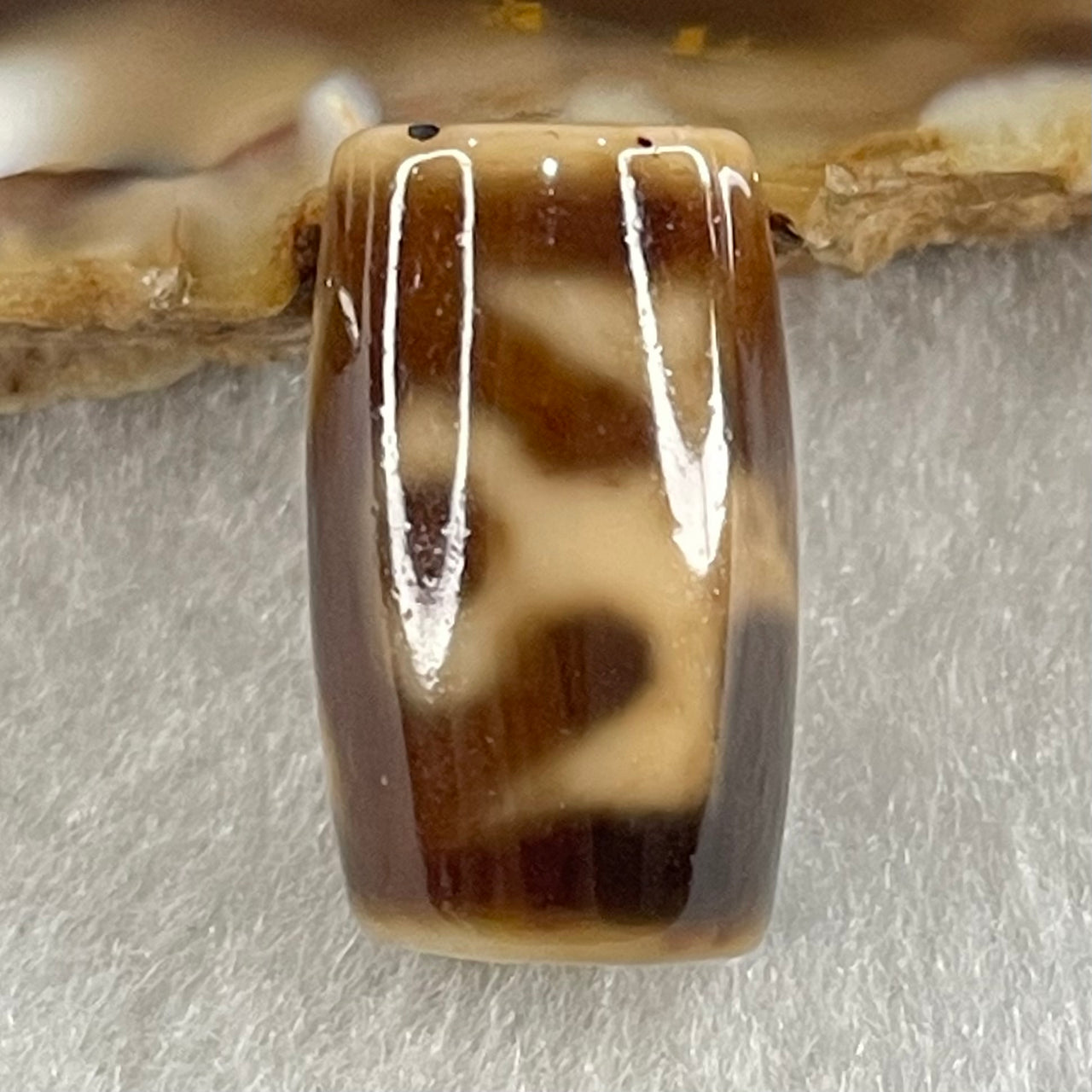 Natural Powerful Tibetan Old Oily Agate Patina Guiren Tairen Human Dzi Bead Totem Amulet Heavenly Master (Tian Zhu) 贵人天诛 4.67g 19.5 by 11.7mm - Huangs Jadeite and Jewelry Pte Ltd