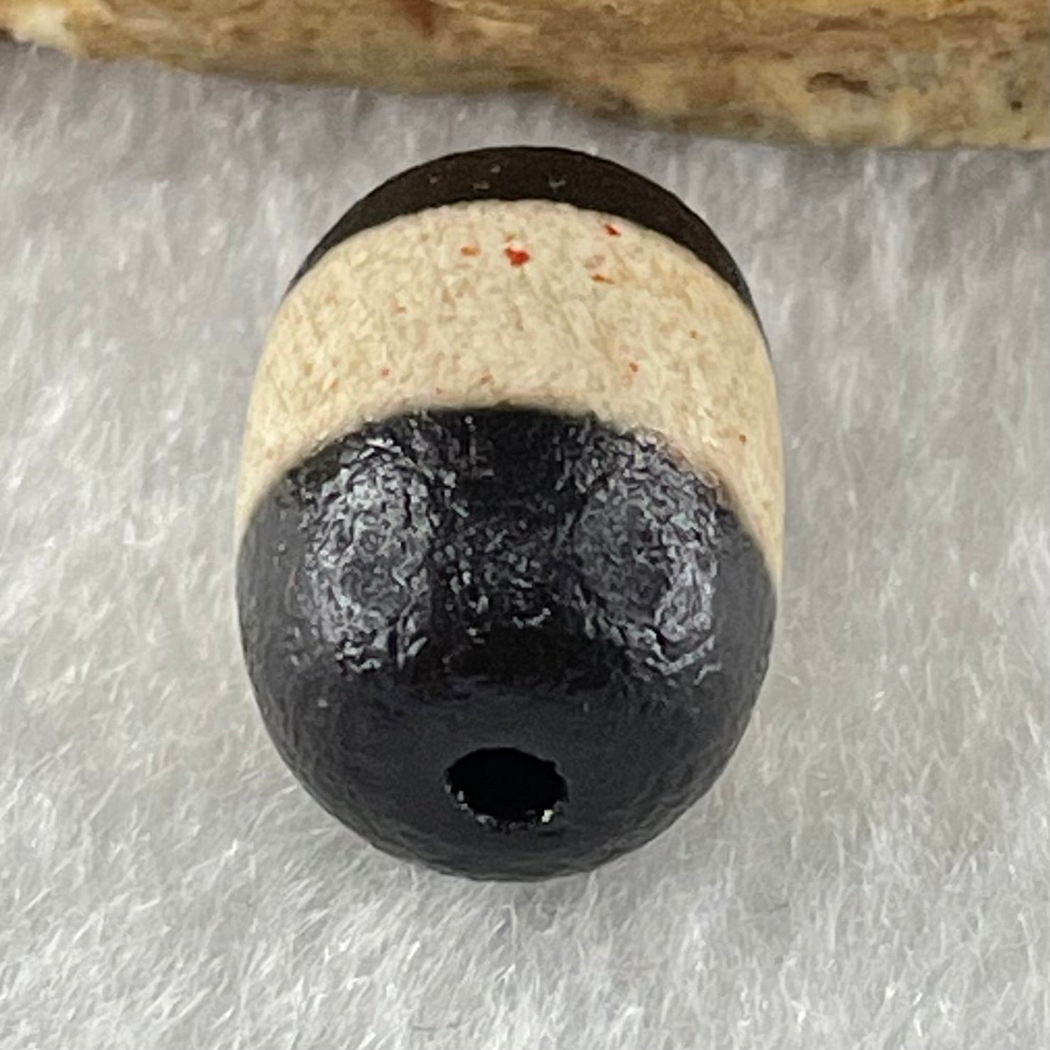 Natural Powerful Tibetan Old Oily Agate 1 Lines Dzi Bead Heavenly Master (Tian Zhu) 2.12g 13.9 by 10.0mm - Huangs Jadeite and Jewelry Pte Ltd