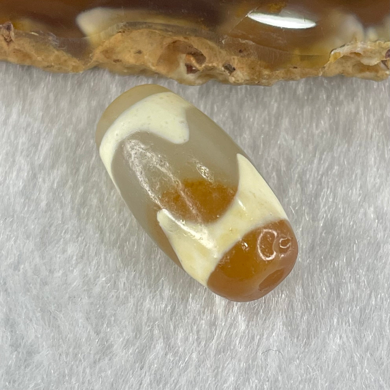 Natural Powerful Tibetan Old Oily Agate Tiger Tooth Daluo Dzi Bead Heavenly Master (Tian Zhu) 虎呀天诛 3.09g 20.1 by 10.3mm - Huangs Jadeite and Jewelry Pte Ltd