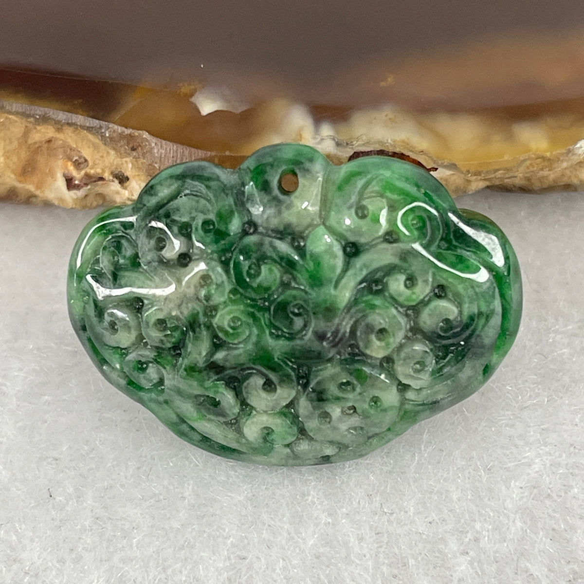 Natural Type A Old Mine Spicy Green Jadeite Ruyi Flower Pendant | Wish Fulfillment & Heart Chakra Vitality)(4.83g | 17.4x24.2x6.6mm)