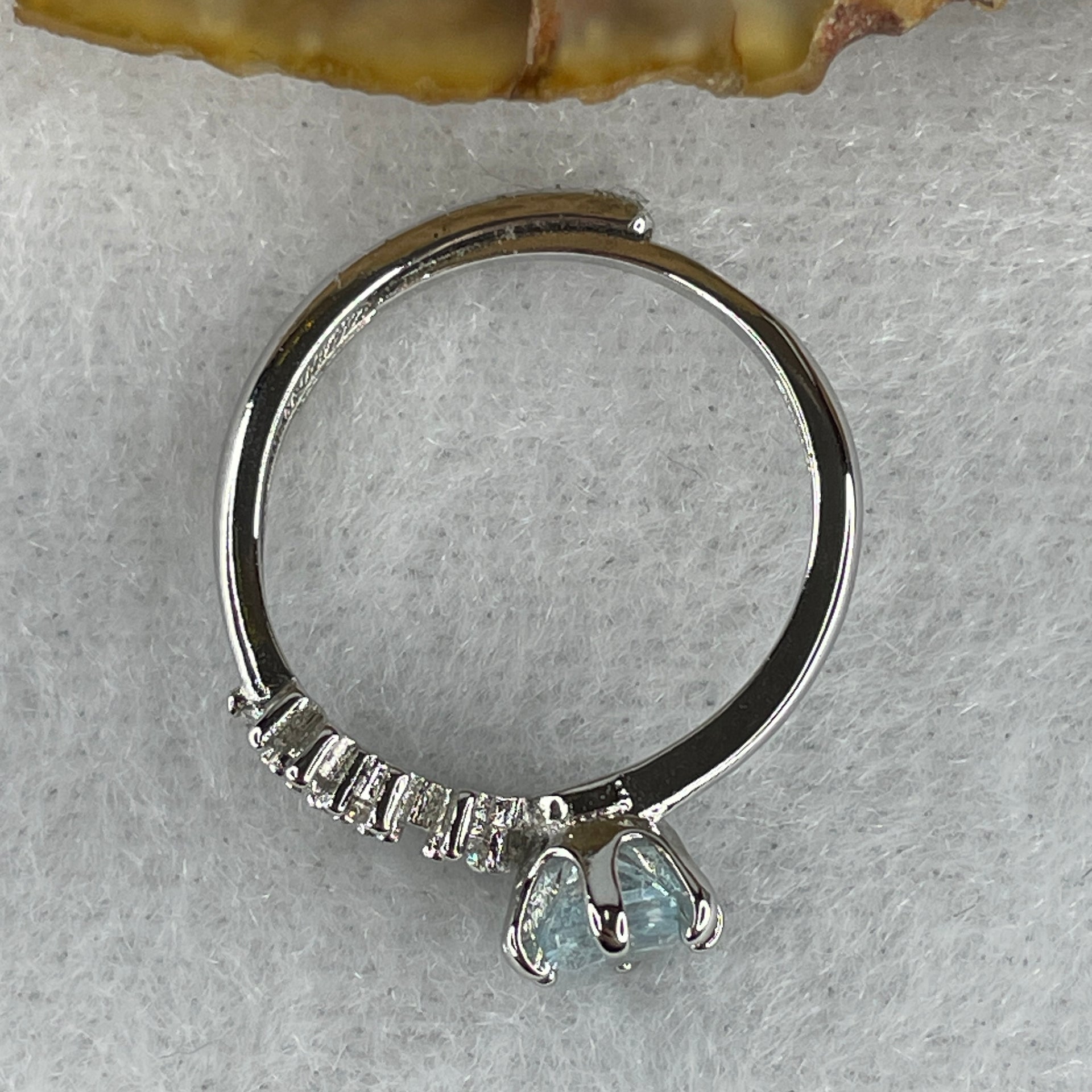 Natural Blue Aquamarine Ring 1.82g 4.6 by 3.5mm (Adjustable Size) - Huangs Jadeite and Jewelry Pte Ltd