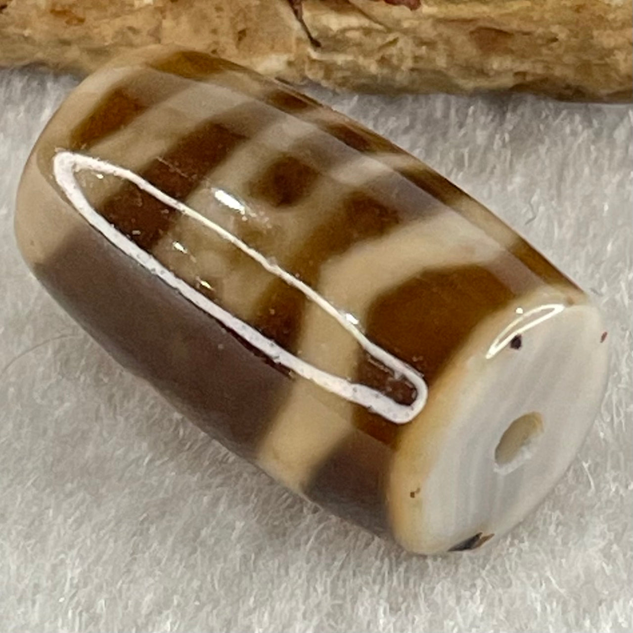 Natural Powerful Tibetan Old Oily Agate Sky Door Serenity 1 Eye Dzi Bead Heavenly Master (Tian Zhu) 一眼天门天诛 4.75g 19.7 by 11.8mm - Huangs Jadeite and Jewelry Pte Ltd