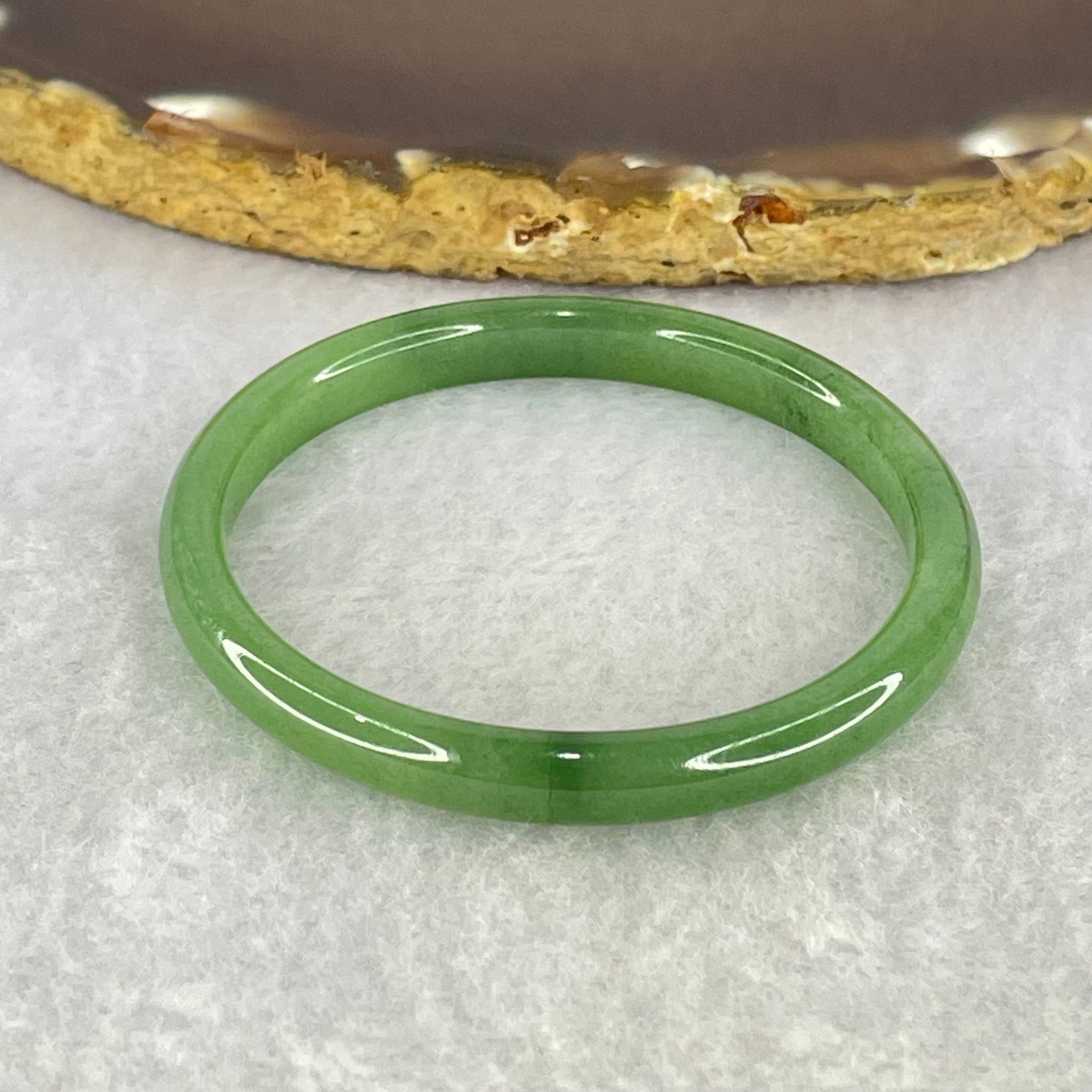 Type A Green Jadeite Bangle Internal Diameter 44.5mm 11.52g 6.3 by 4.7mm (Internal Line) - Huangs Jadeite and Jewelry Pte Ltd