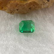 Natural Colombia Green Emerald (Beryl) Cut-Cornered Rectangular step cut 0.51ct 5.0 by 4.2 by 3.1mm - Huangs Jadeite and Jewelry Pte Ltd