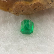 Natural Colombia Green Emerald (Beryl) Cut-Cornered Rectangular step cut 0.58ct 5.2 by 4 - Huangs Jadeite and Jewelry Pte Ltd