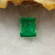Natural Colombia Green Emerald (Beryl) Cut-Cornered Rectangular step cut 0.72ct 6.6 by 5.3 by 2.4mm - Huangs Jadeite and Jewelry Pte Ltd