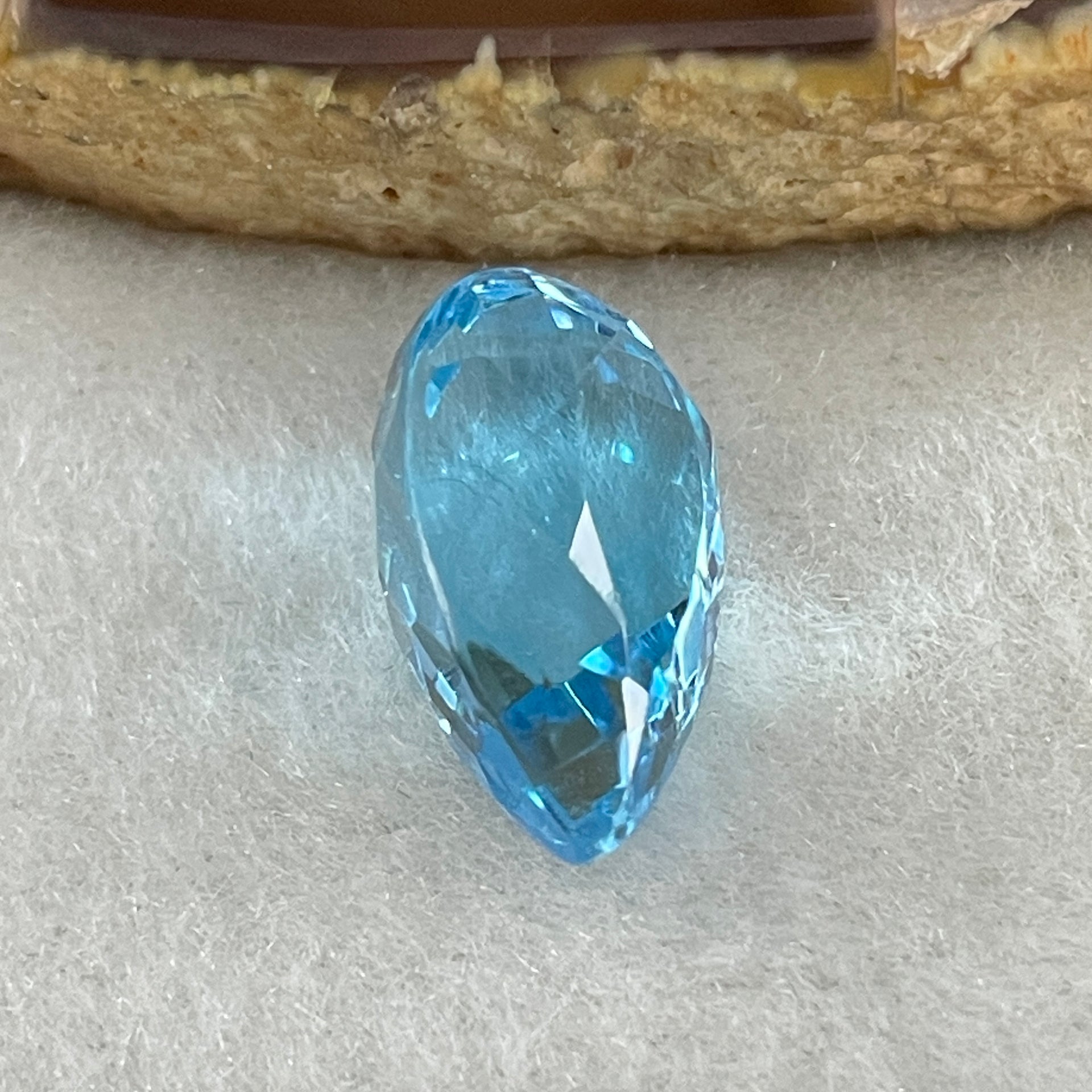 Natural Sky Blue Topaz Teardrop Shape 9.50ct 15.0 by 10.0 by 8.2mm - Huangs Jadeite and Jewelry Pte Ltd