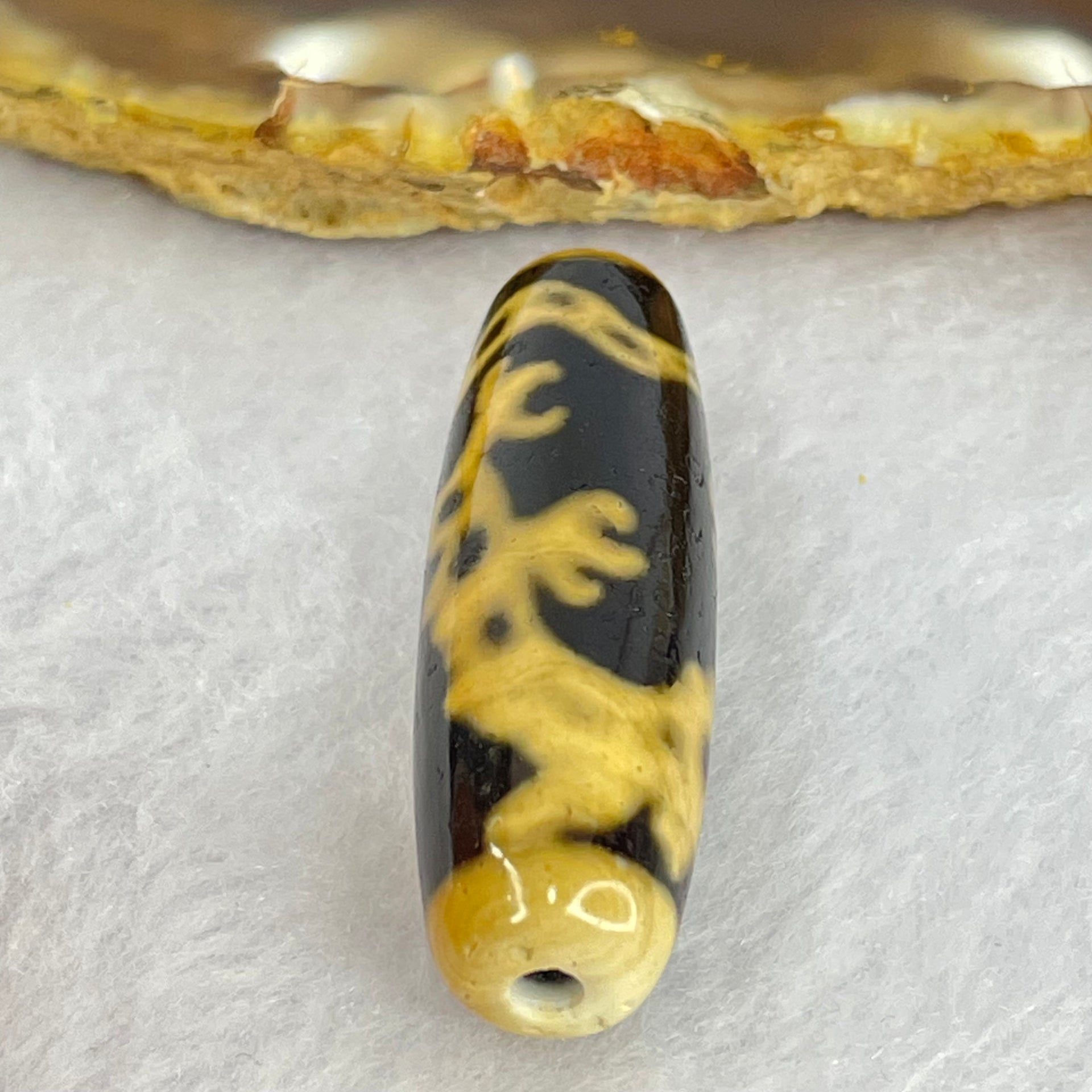 Natural Powerful Tibetan Old Oily Agate Guan Yin on Dragon Dzi Bead Heavenly Master (Tian Zhu) 观音龙天珠 8.06g 37.6 by 11.9mm - Huangs Jadeite and Jewelry Pte Ltd