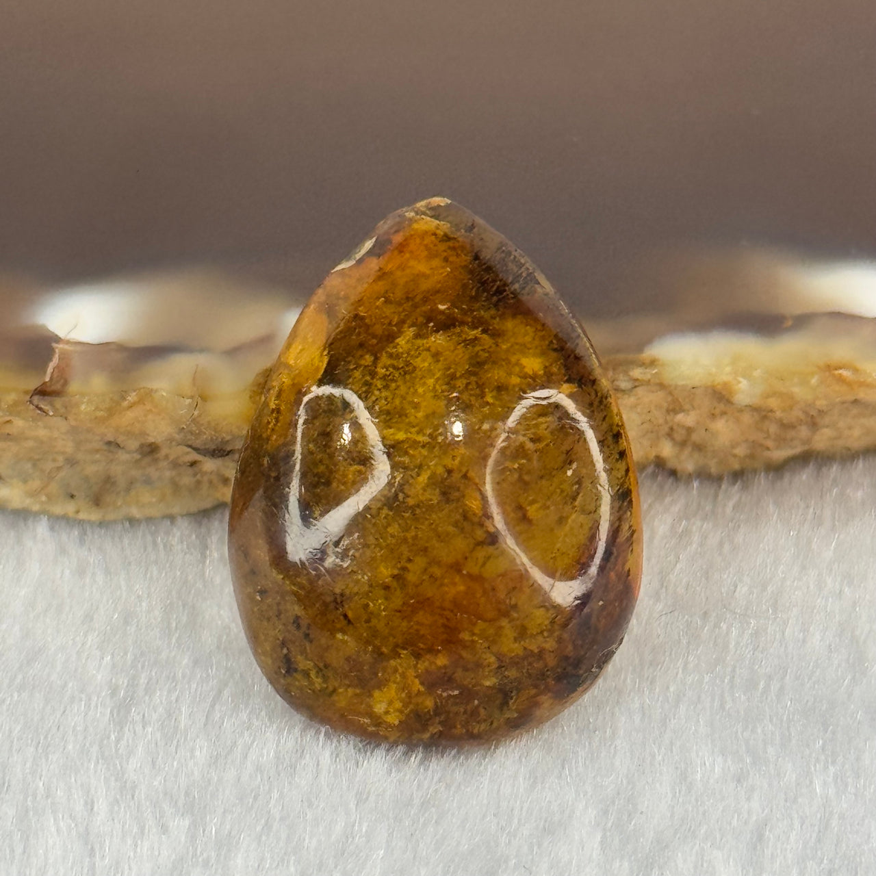 Natural Amber for Setting 1.76g 22.2 by 16.6 by 8.3mm - Huangs Jadeite and Jewelry Pte Ltd