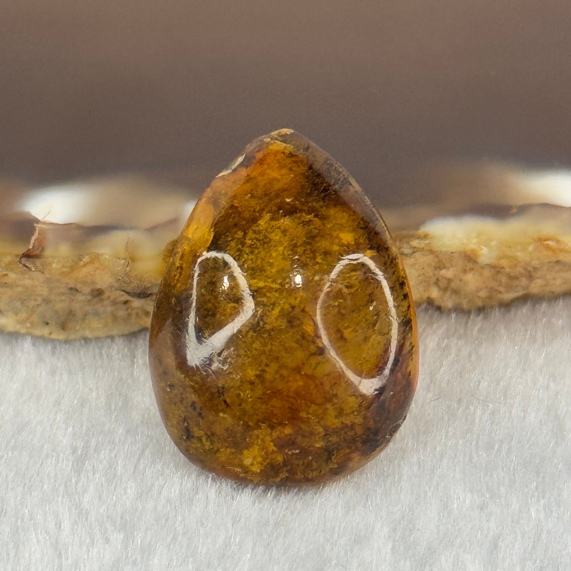 Natural Amber for Setting 1.76g 22.2 by 16.6 by 8.3mm - Huangs Jadeite and Jewelry Pte Ltd