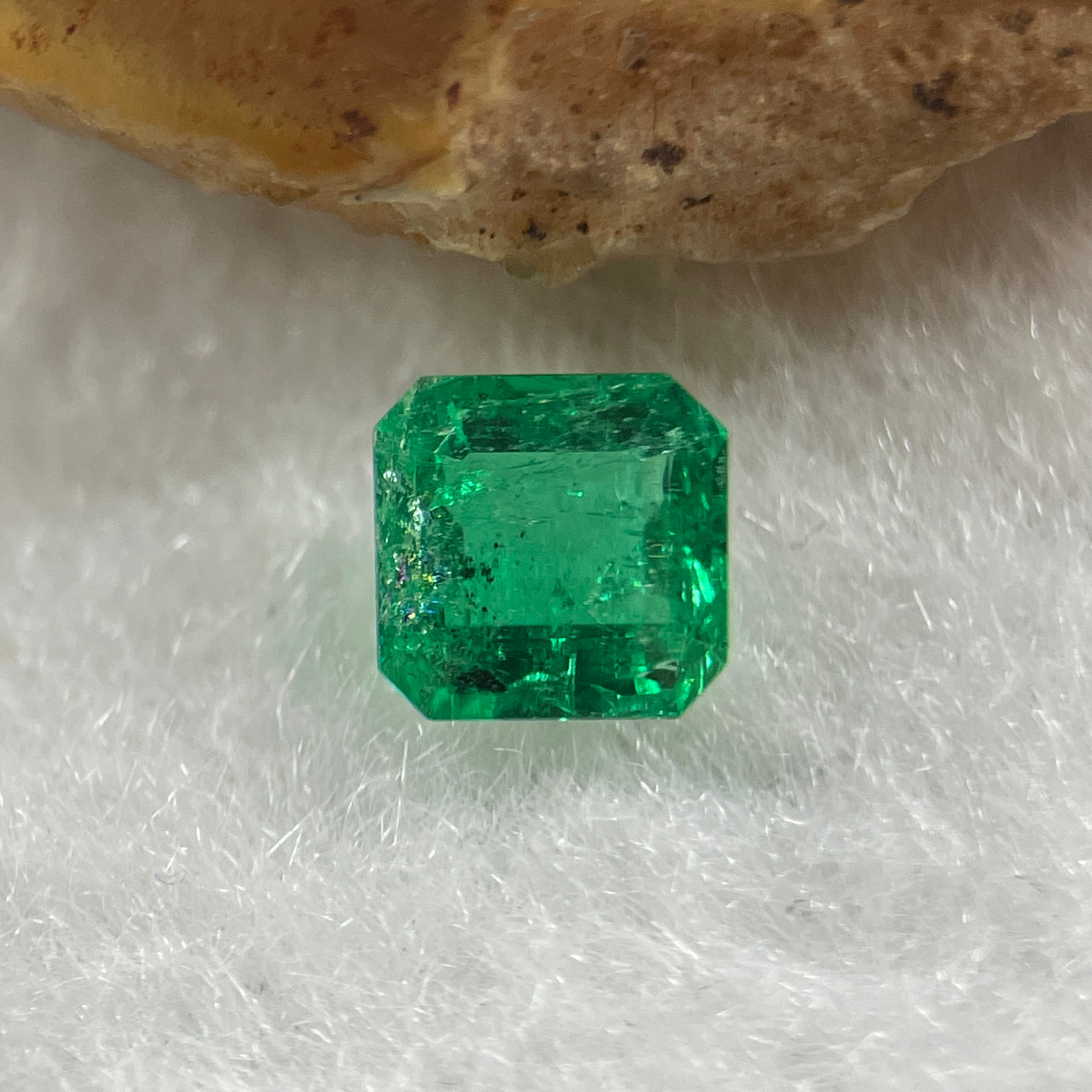 Natural Colombia Green Emerald (Beryl) Cut-Cornered Rectangular step cut 0.62ct 5.3 by 5.2 by 3.1mm - Huangs Jadeite and Jewelry Pte Ltd