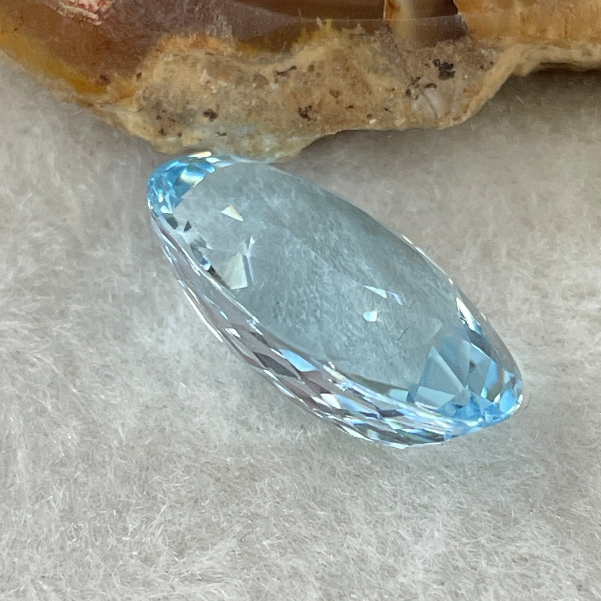 Natural Sky Blue Topaz Oval Shape 14.46ct 18.6 by 13.1 by 7.6mm - Huangs Jadeite and Jewelry Pte Ltd