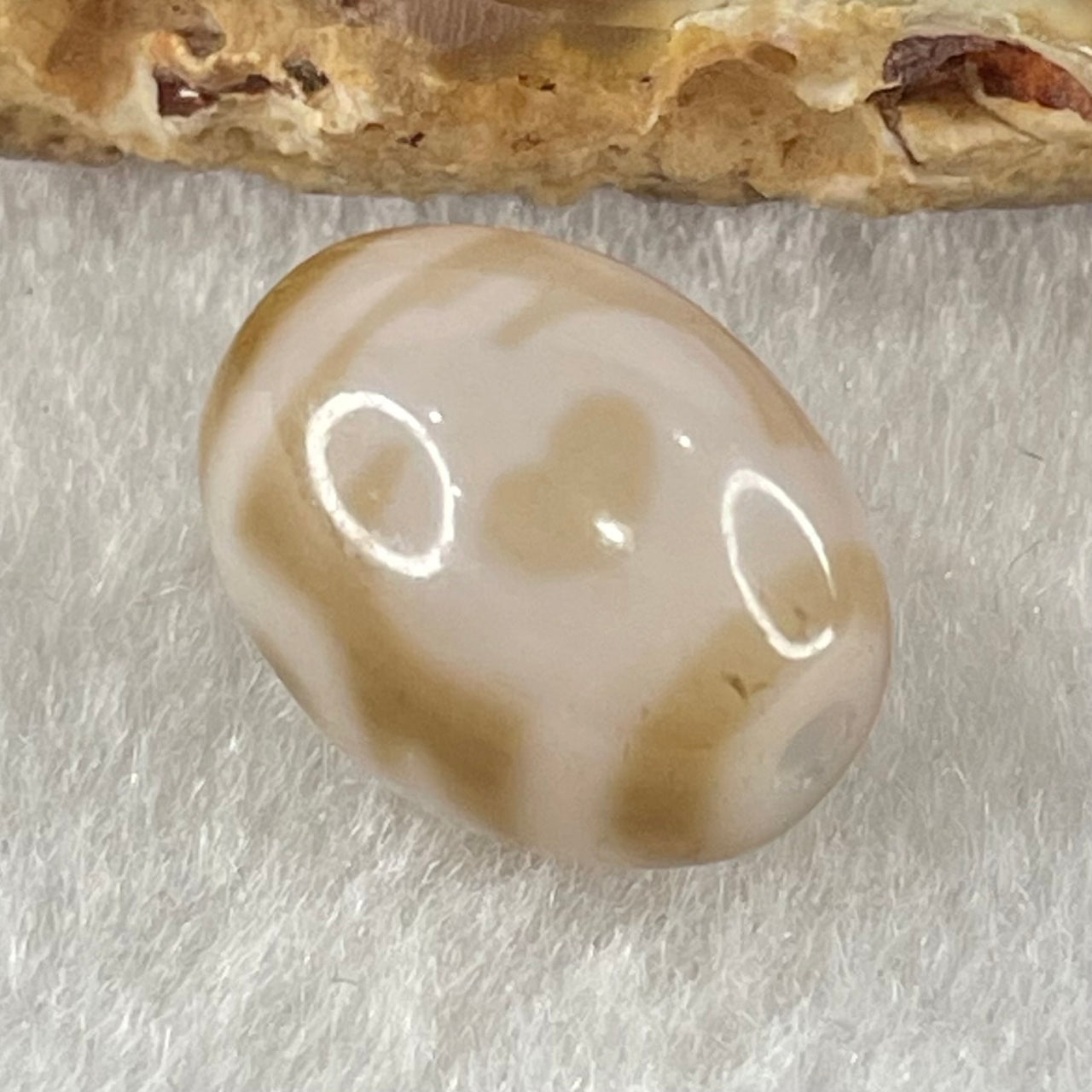 Natural Powerful Tibetan Old Oily Agate 4 Nectar Vessel Dzi Bead Heavenly Master (Tian Zhu) 花蜜容器眼天珠 3.21g 15.9 by 12.2mm - Huangs Jadeite and Jewelry Pte Ltd