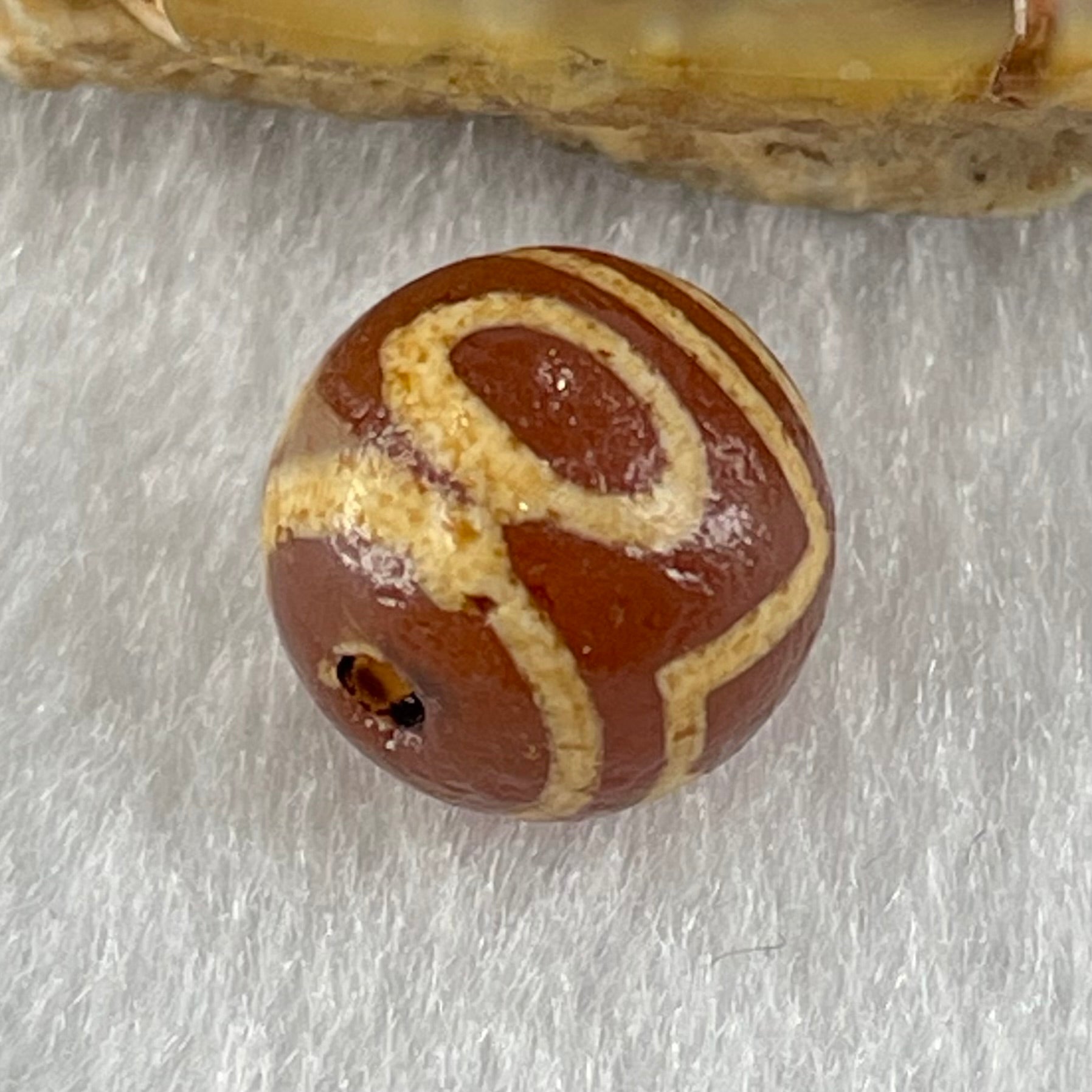 Natural Powerful Tibetan Old Oily Agate 1 Eye With Mountain Support Dzi Bead Heavenly Master (Tian Zhu) 一眼靠天珠 1.50g 10.1 by 10.4mm - Huangs Jadeite and Jewelry Pte Ltd