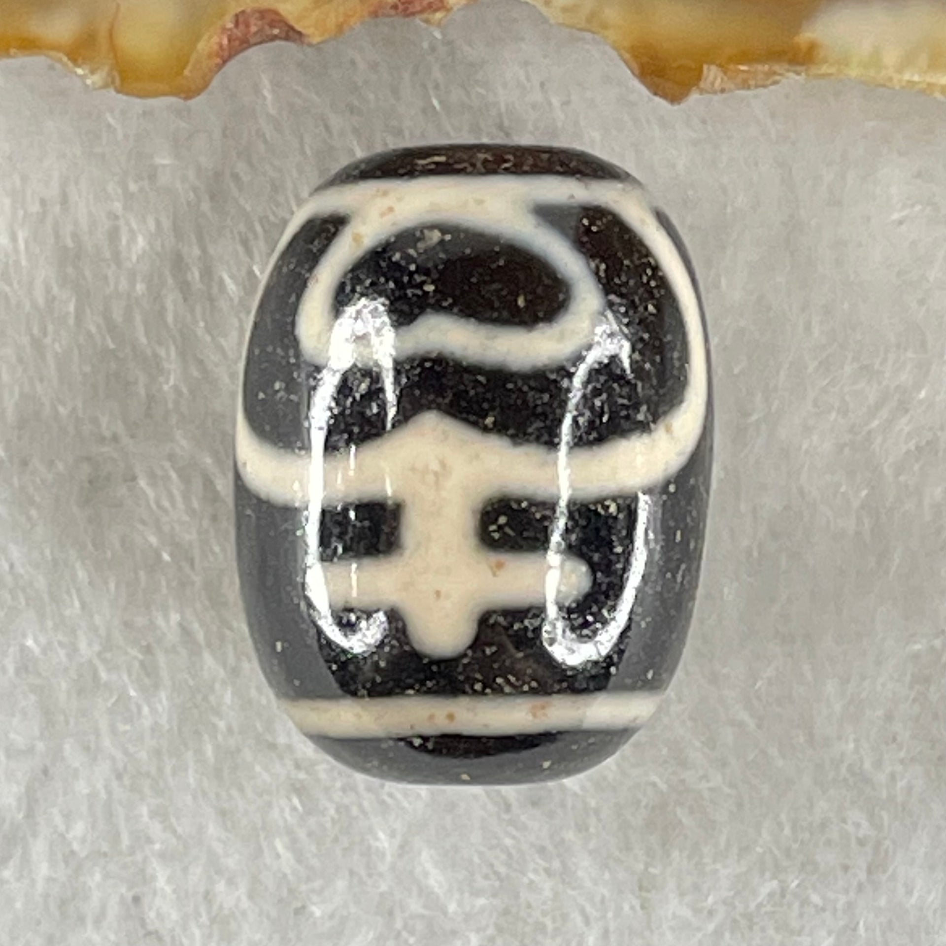 Natural Powerful Tibetan Old Oily Agate Double Nectar Vessel Dzi Bead Heavenly Master (Tian Zhu) 花蜜容器眼天珠 4.76g 17.7 by 13.1mm - Huangs Jadeite and Jewelry Pte Ltd