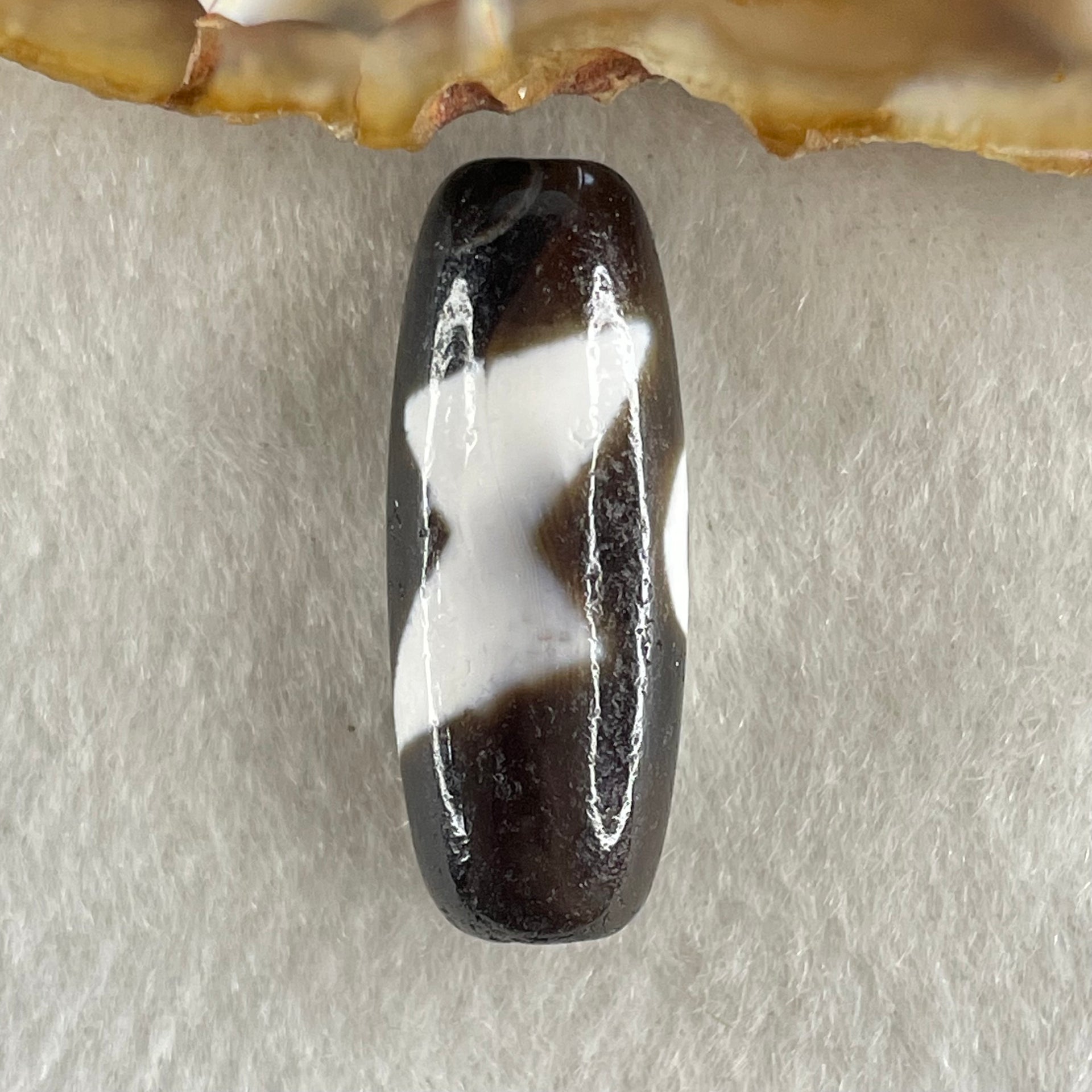 Natural Powerful Tibetan Old Oily Agate 5 Eyes Lightning Dzi Bead Heavenly Master (Tian Zhu) 五眼闪电天珠 5.50g 29.0 by 11.0mm - Huangs Jadeite and Jewelry Pte Ltd
