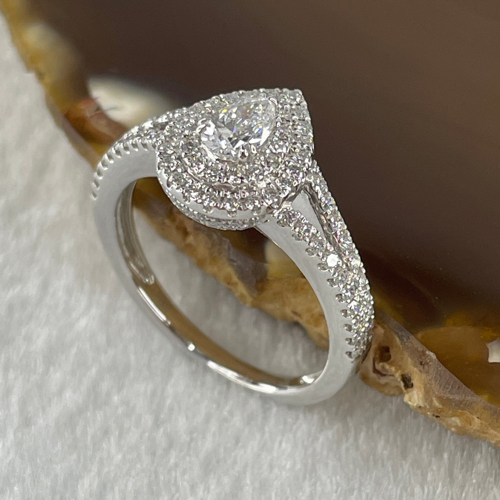 High Grade Natural Diamonds Tear Drop Shape D Color 0.3ct and Melees 0.6ct Platinum PT950 Ring Total 5.53g US7 HK15.5 EU54 Inner Diameter 17.4mm with GIA Cert - Huangs Jadeite and Jewelry Pte Ltd