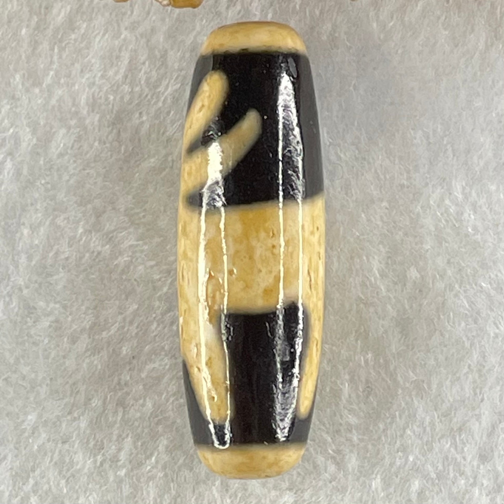 Natural Powerful Tibetan Old Oily Agate Goat Dzi Bead Heavenly Master (Tian Zhu) 山羊天珠 9.36g 38.0 by 12.6mm - Huangs Jadeite and Jewelry Pte Ltd