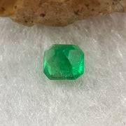 Natural Colombia Green Emerald (Beryl) Cut-Cornered Rectangular step cut 0.53ct 4.9 by 4.6 by 3.7mm - Huangs Jadeite and Jewelry Pte Ltd