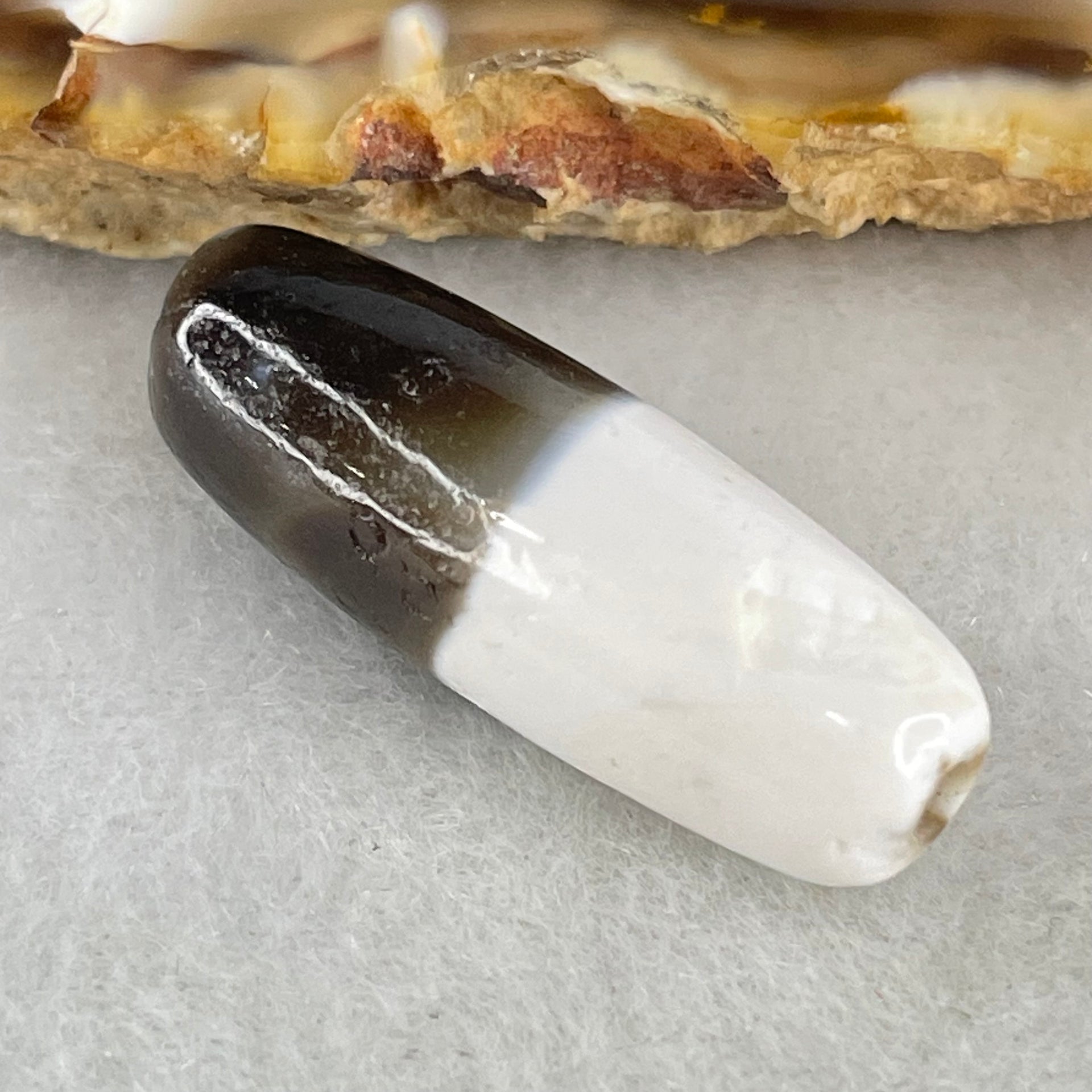 Natural Powerful Tibetan Old Oily Agate 1 Lines Dzi Bead Heavenly Master (Tian Zhu) 4.12g 28.5 by 10.0mm - Huangs Jadeite and Jewelry Pte Ltd