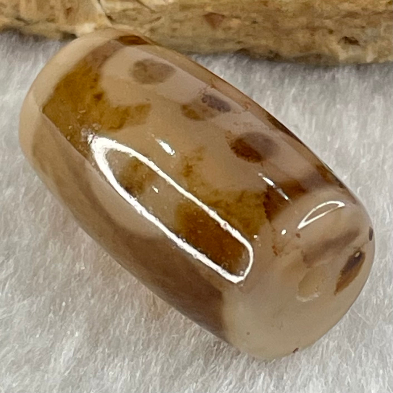 Natural Powerful Tibetan Old Oily Agate 5 Eyes Lightning Dzi Bead Heavenly Master (Tian Zhu) 五眼闪电天珠 4.89g 20.3 by 11.7mm - Huangs Jadeite and Jewelry Pte Ltd